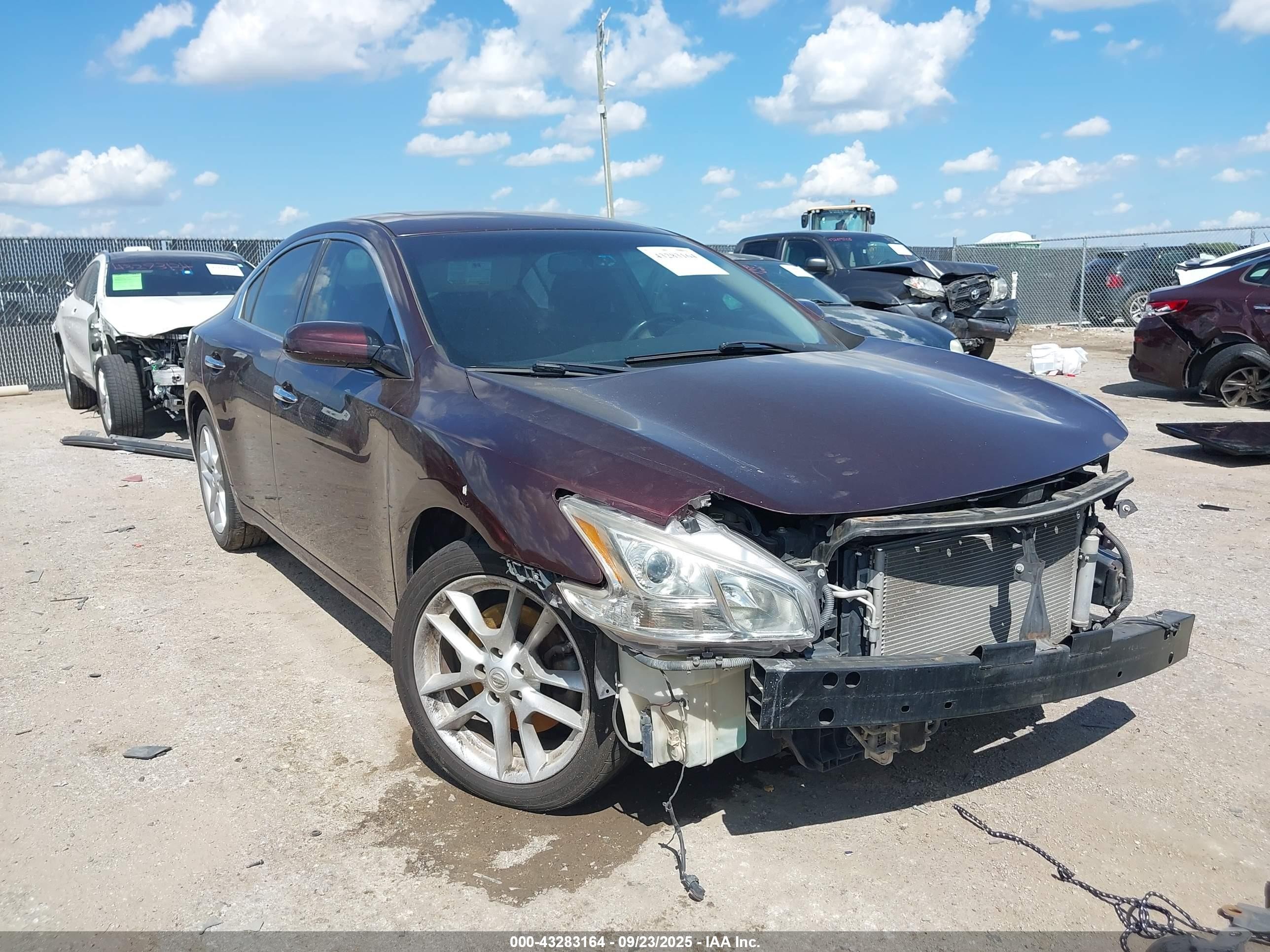 2014 Nissan Maxima SV, VIN 1N4AA5AP6EC439242 — Перед