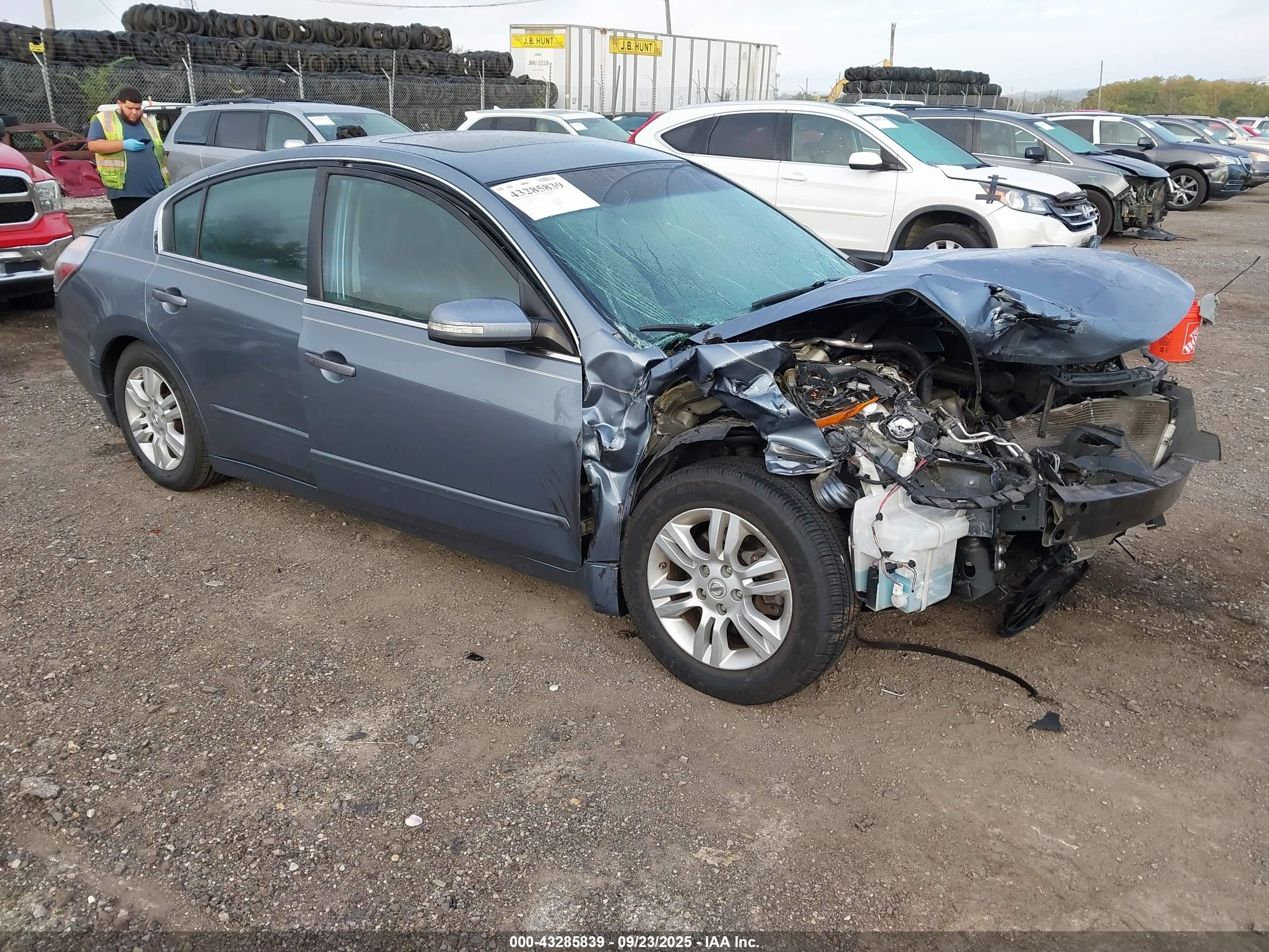 2011 Nissan Altima S, VIN 1N4AL2AP6BN418299 — Front end