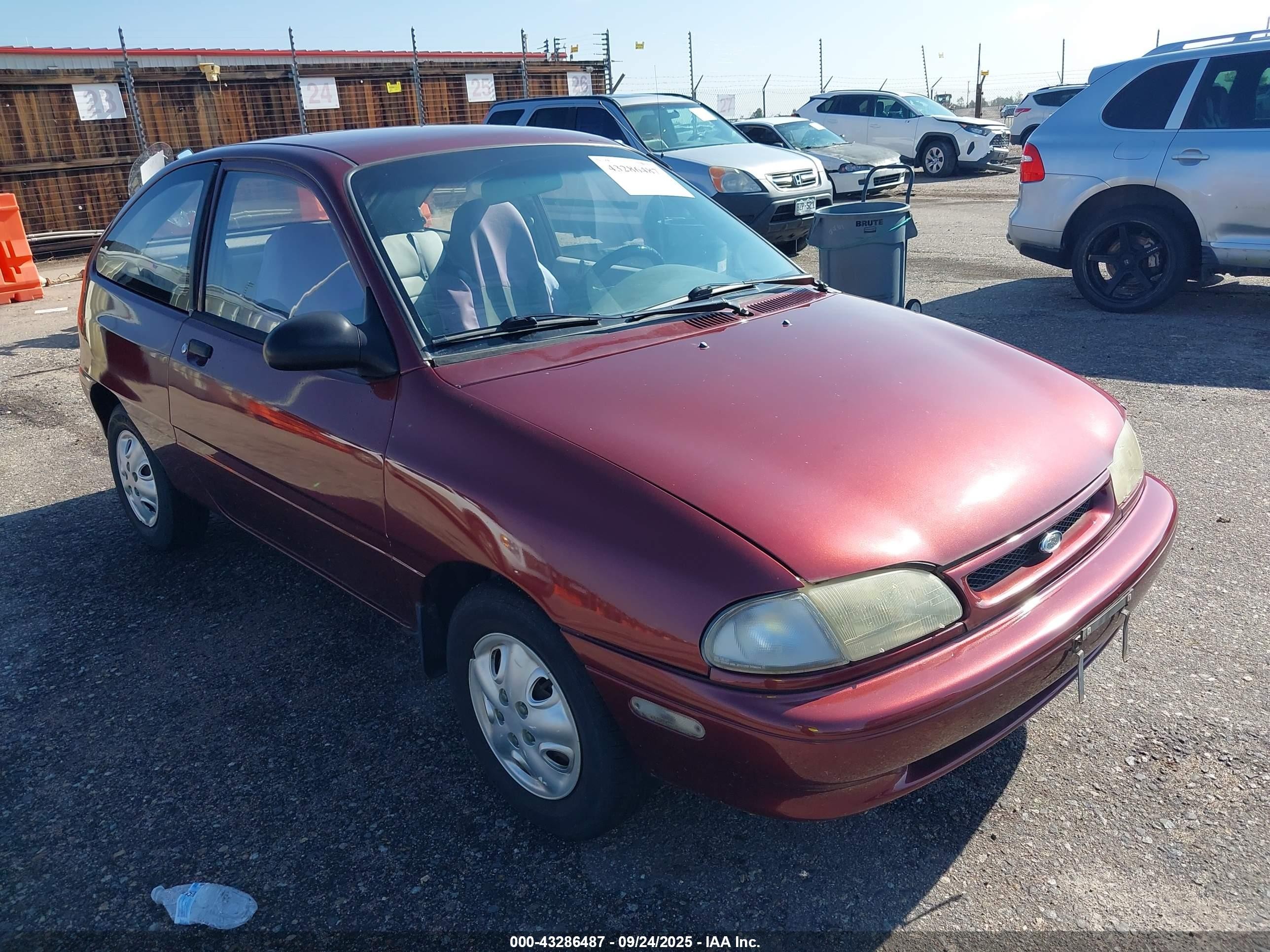 1997 Ford Aspire, VIN KNJLT05H9V6218667 — Front end