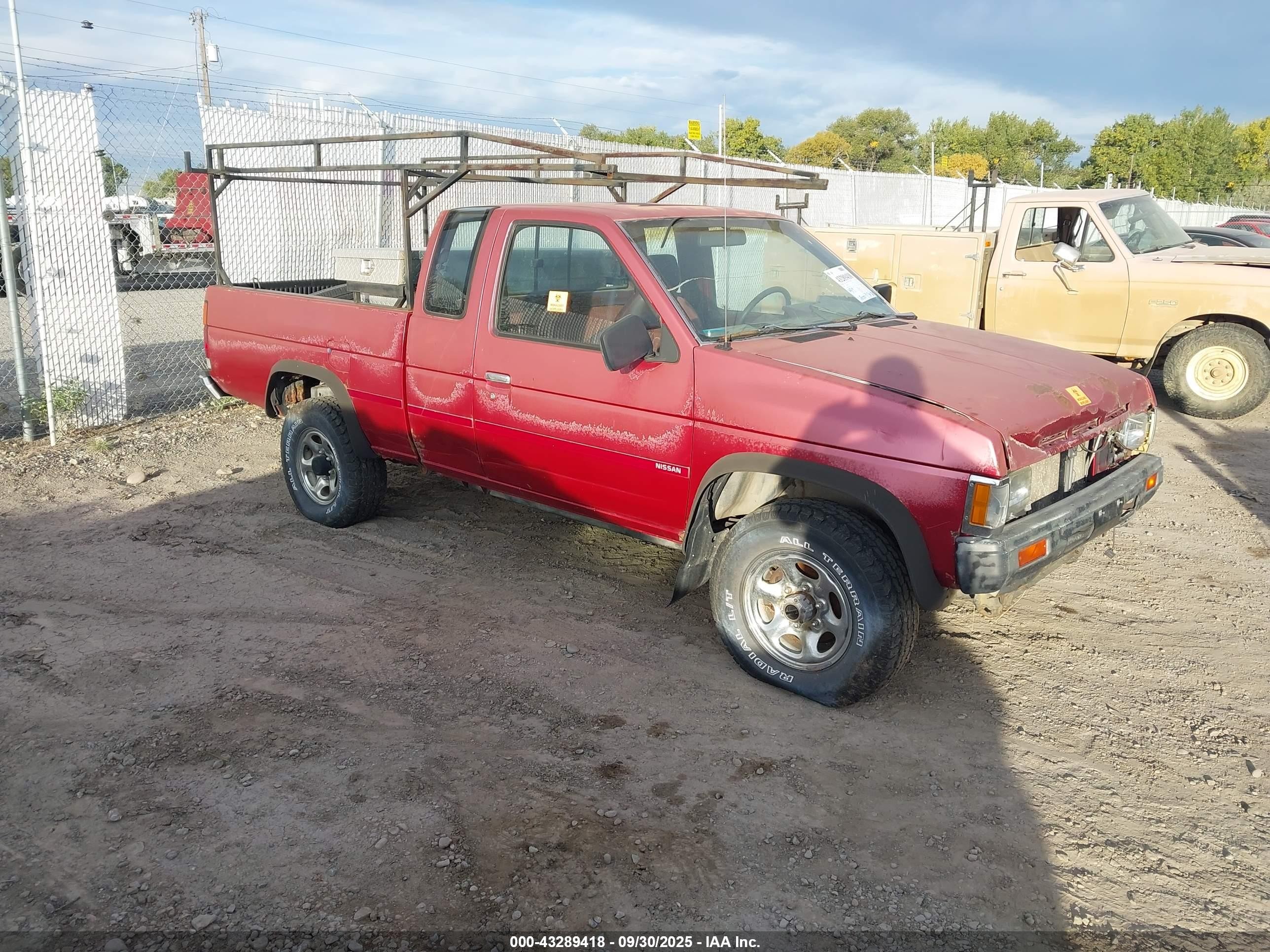 1990 Nissan Frontier XE, VIN 1N6SD16Y1LC340774 — Front end