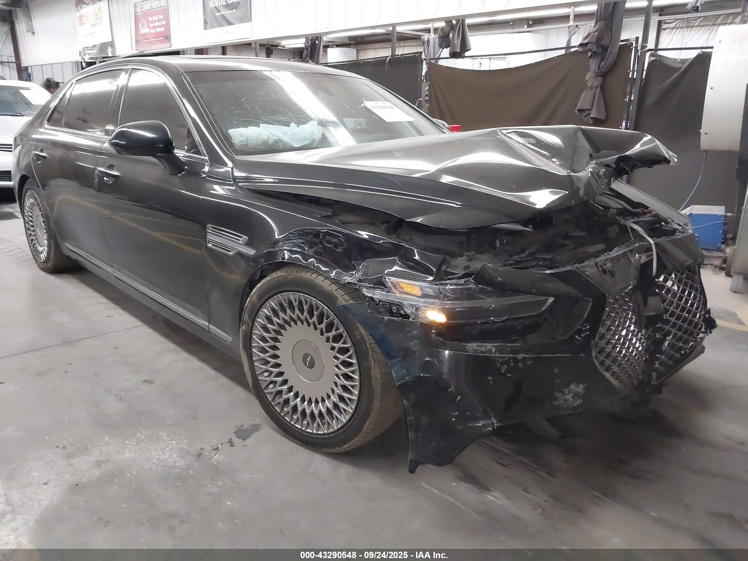 2021 Genesis G90 Ultimate, VIN KMTF54PH1MU090273 — Front end