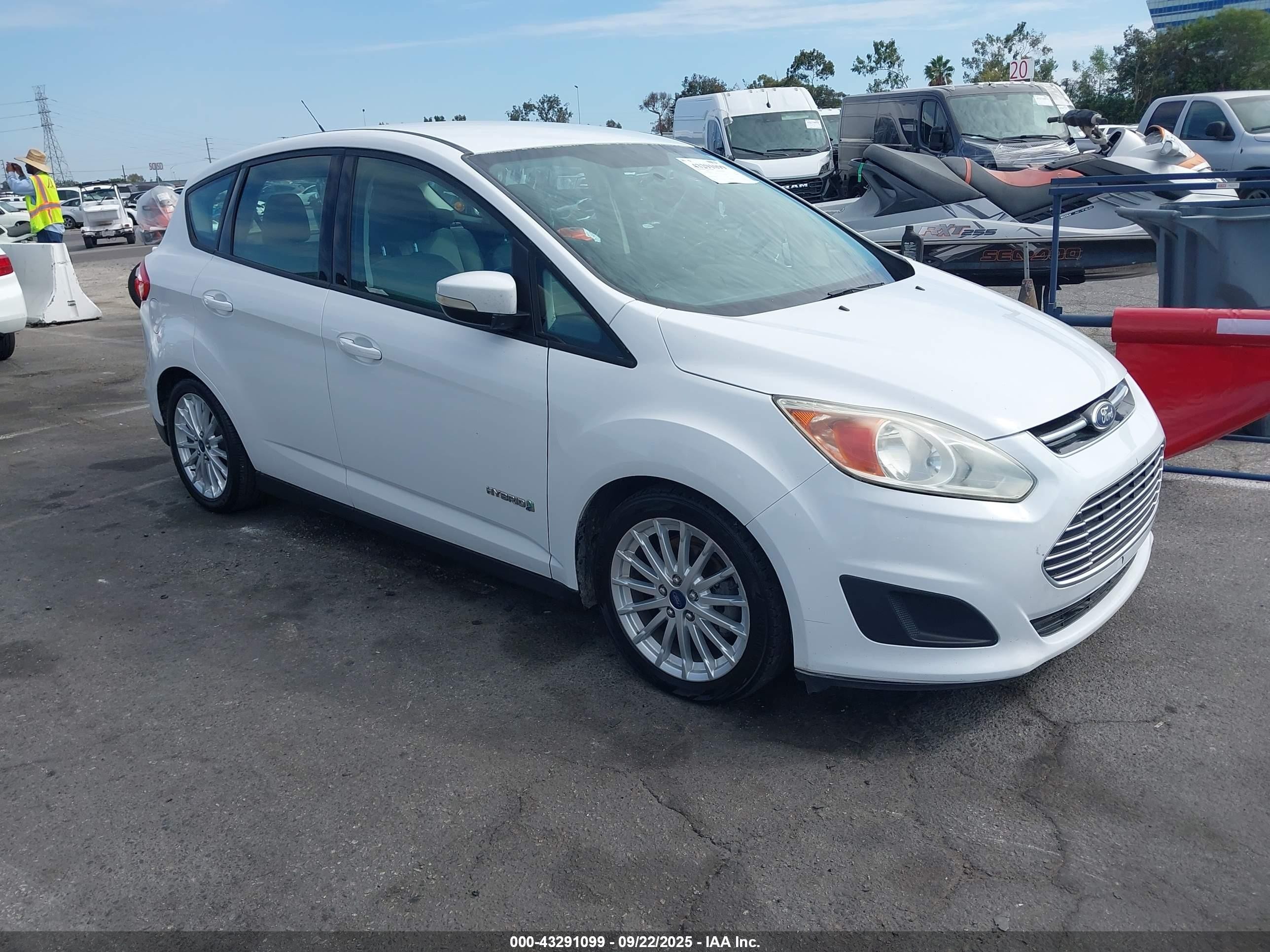 2013 Ford C-Max SE, VIN 1FADP5AU2DL545137 — Not stated