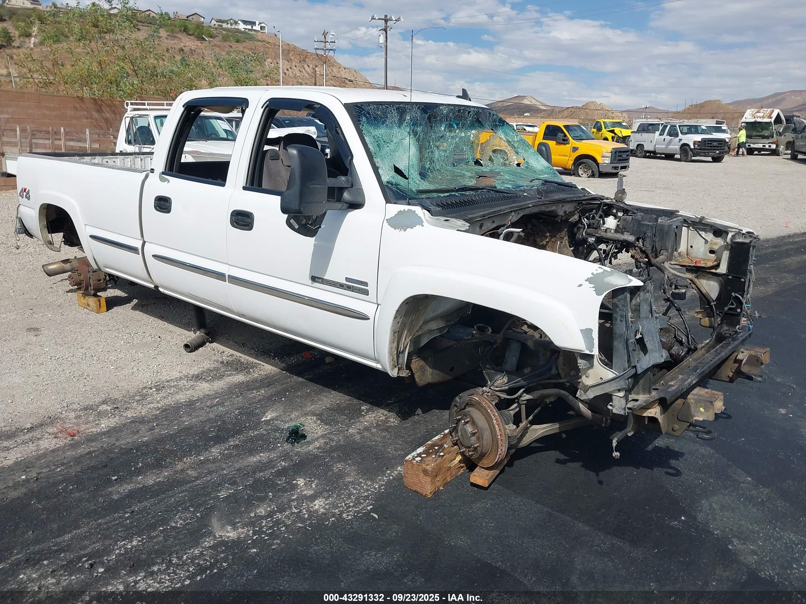 2006 GMC Sierra 2500HD SLT, VIN 1GTHK23D56F235023 — Stripped