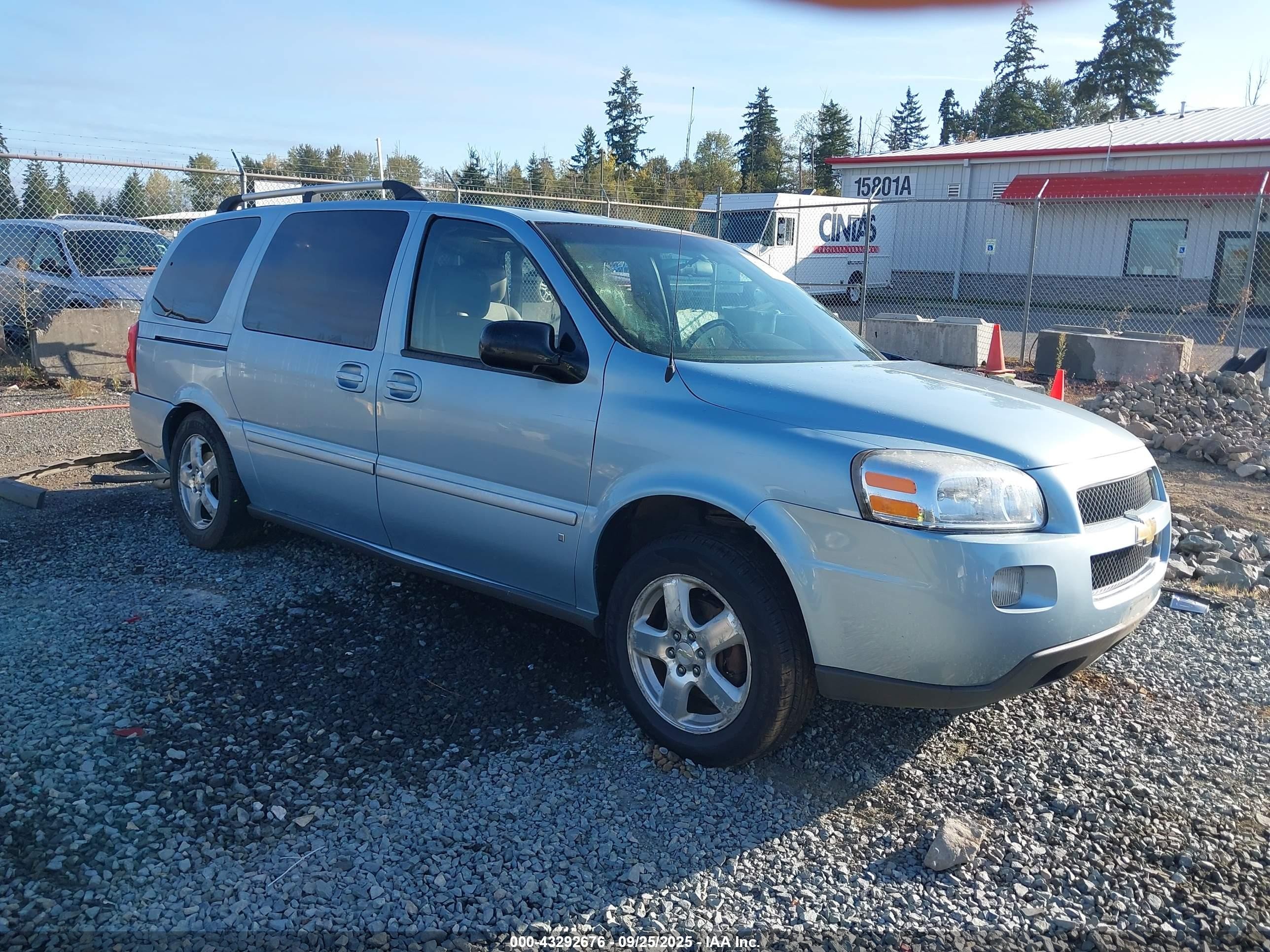 2007 Chevrolet Uplander 2LT, VIN 1GNDV33137D174759 — Side