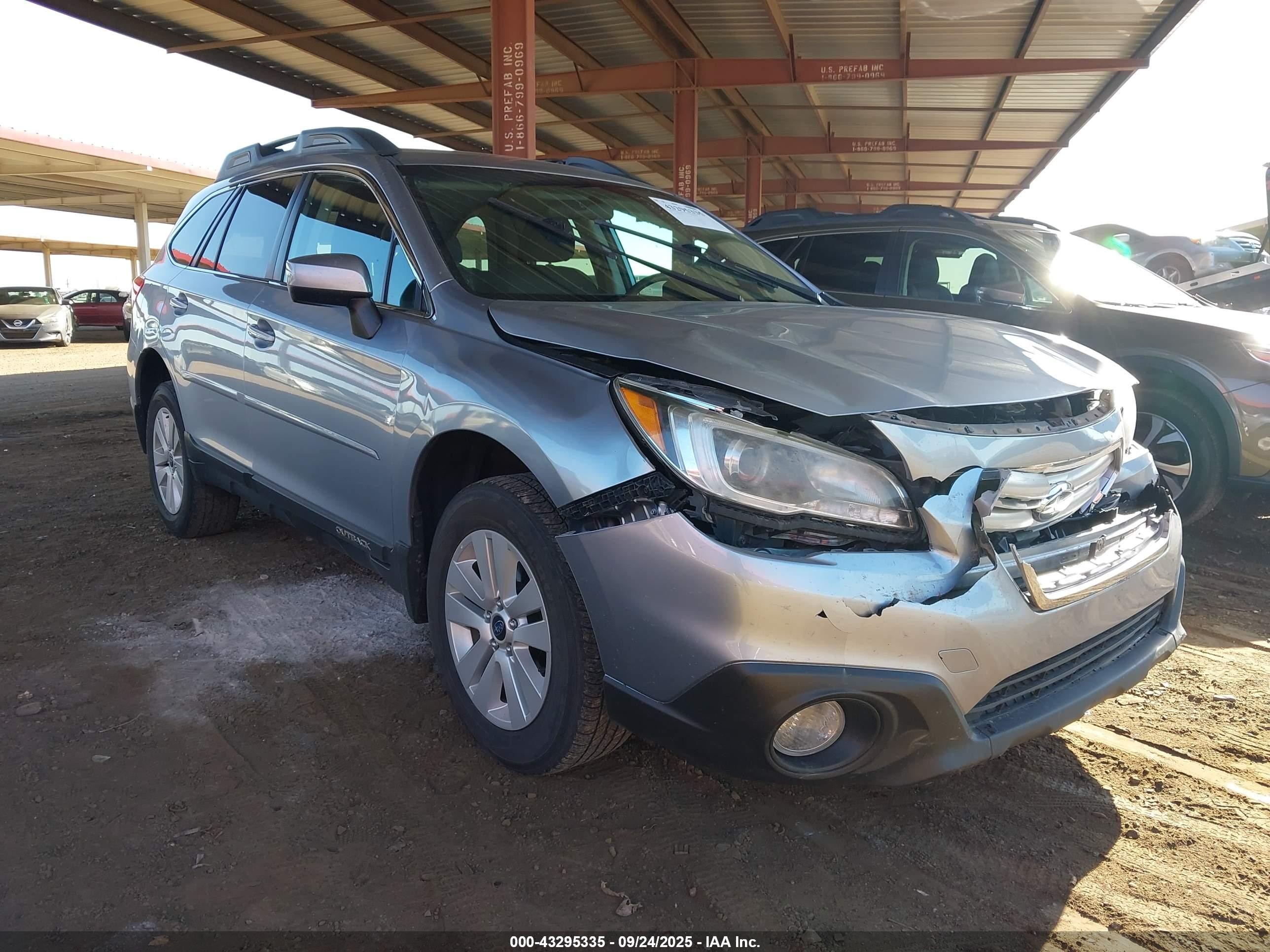 2016 Subaru Outback Premium, VIN 4S4BSACC6G3238325 — Front end