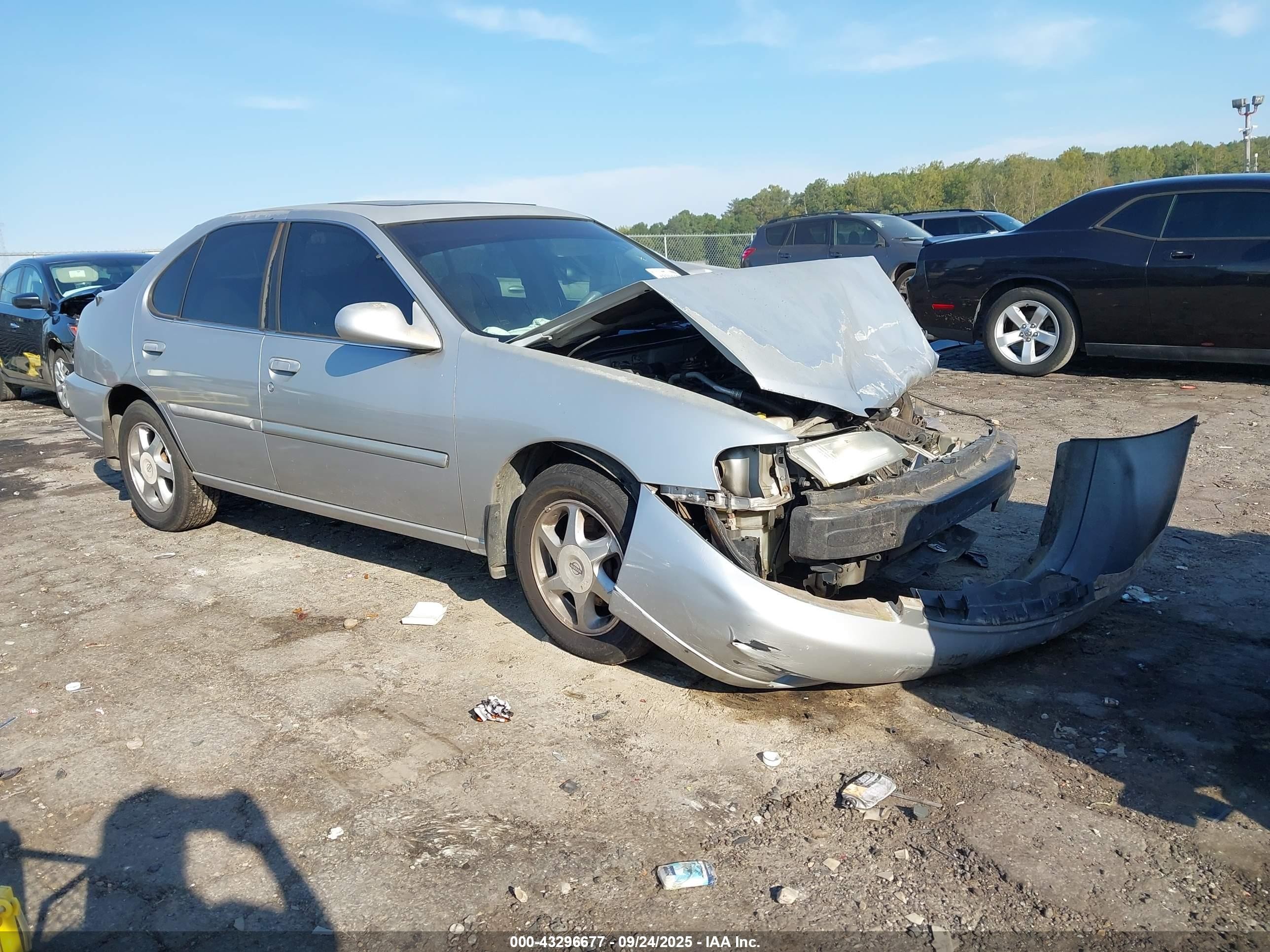 1999 Nissan Altima XE, VIN 1N4DL01D6XC122466 — Front end