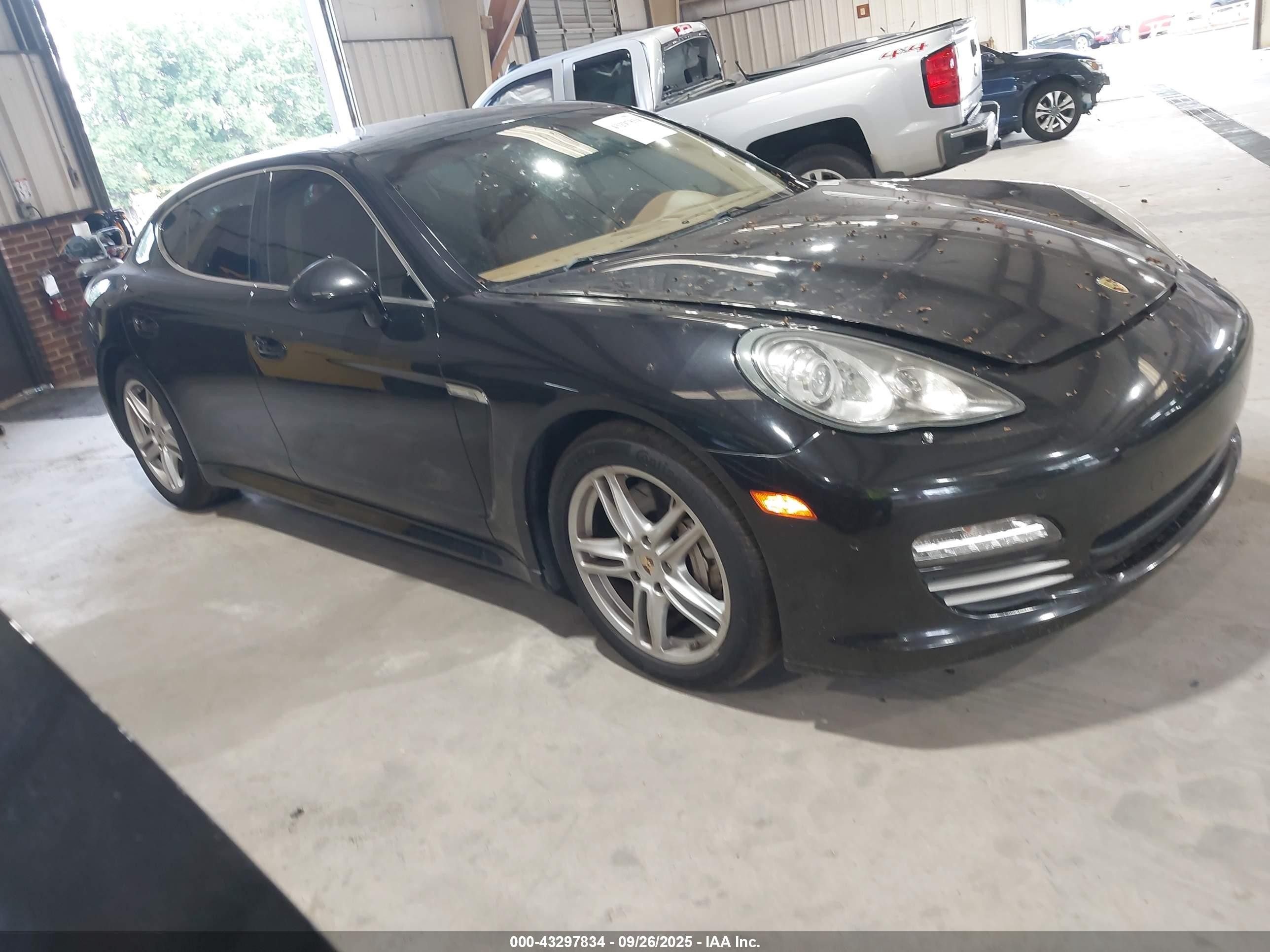 2011 Porsche Panamera S, VIN WP0AB2A74BL061830 — Фото с аукциона