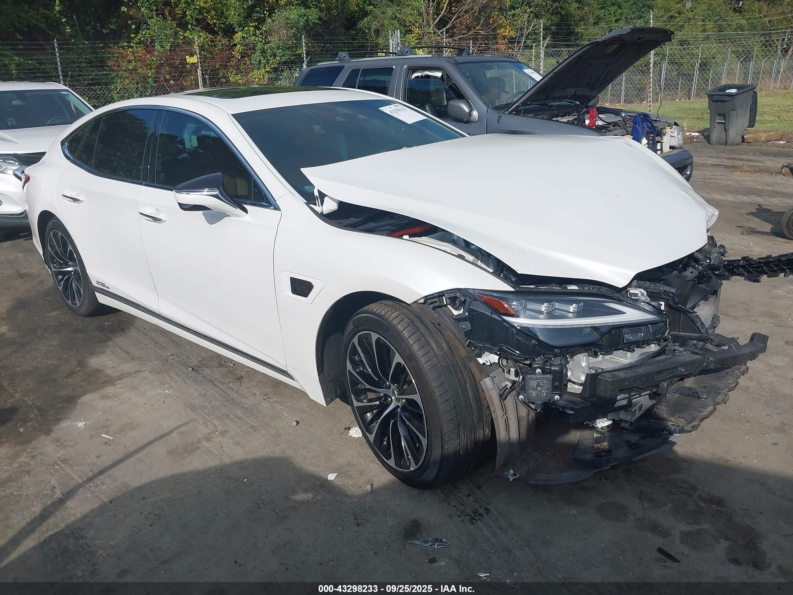 2022 Lexus LS LS 500h, VIN JTHGYLGF8N5002462 — Front end