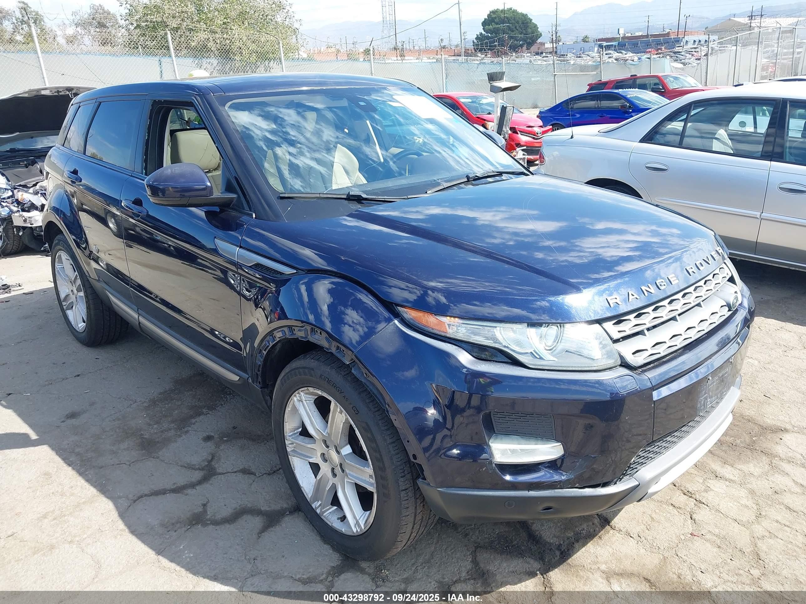 2015 Land Rover Range Rover Evoque Pure Plus, VIN SALVP2BG6FH029853 — Vandalism