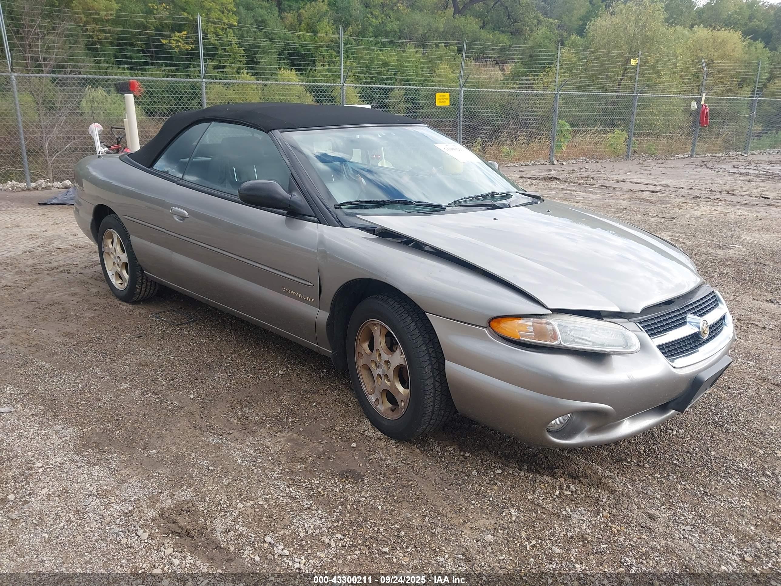 1998 Chrysler Sebring JXi, VIN 3C3EL55H7WT303950 — Перед