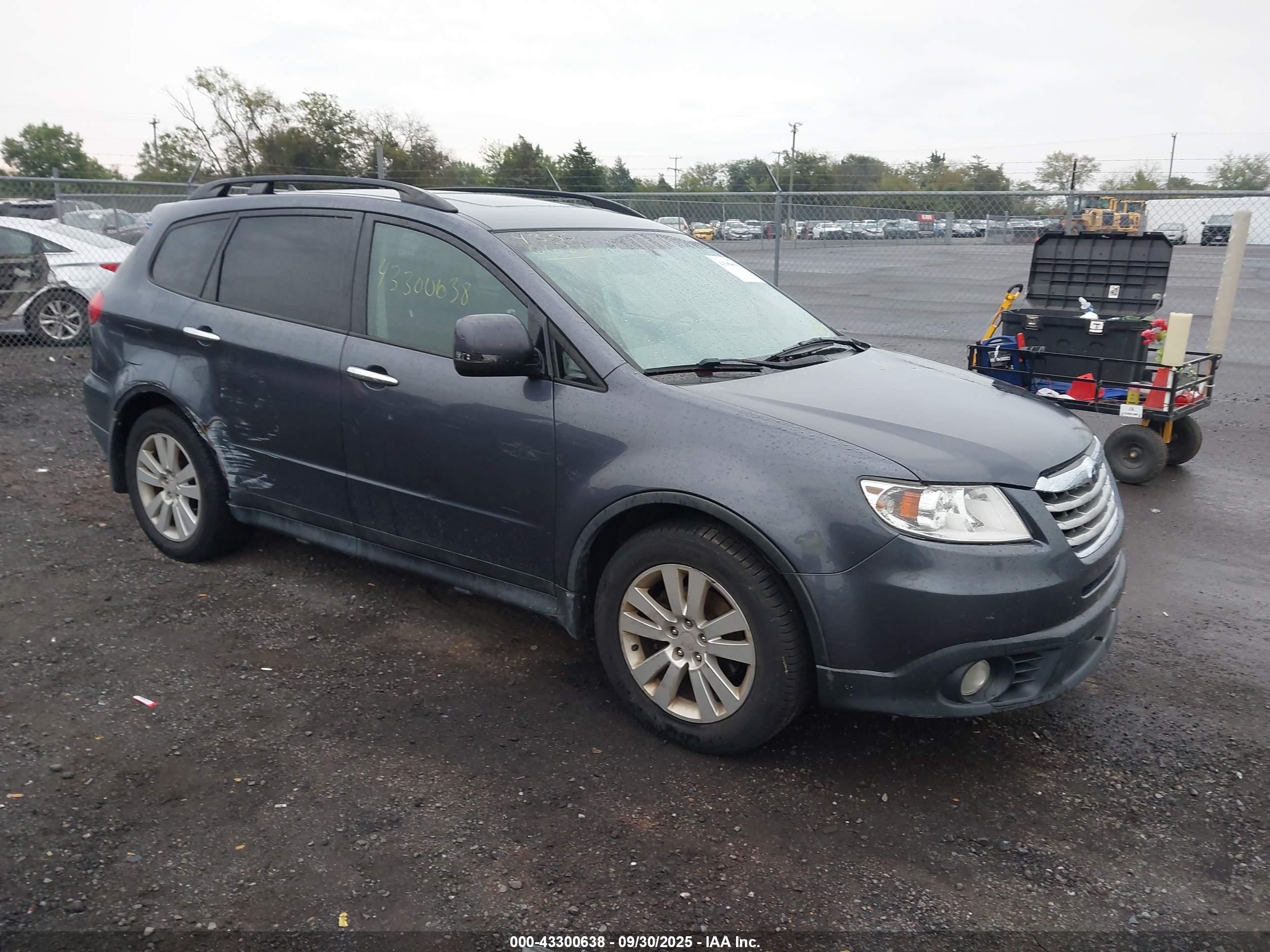 2014 Subaru Tribeca Limited, VIN 4S4WX9GD8E4400676 — Side