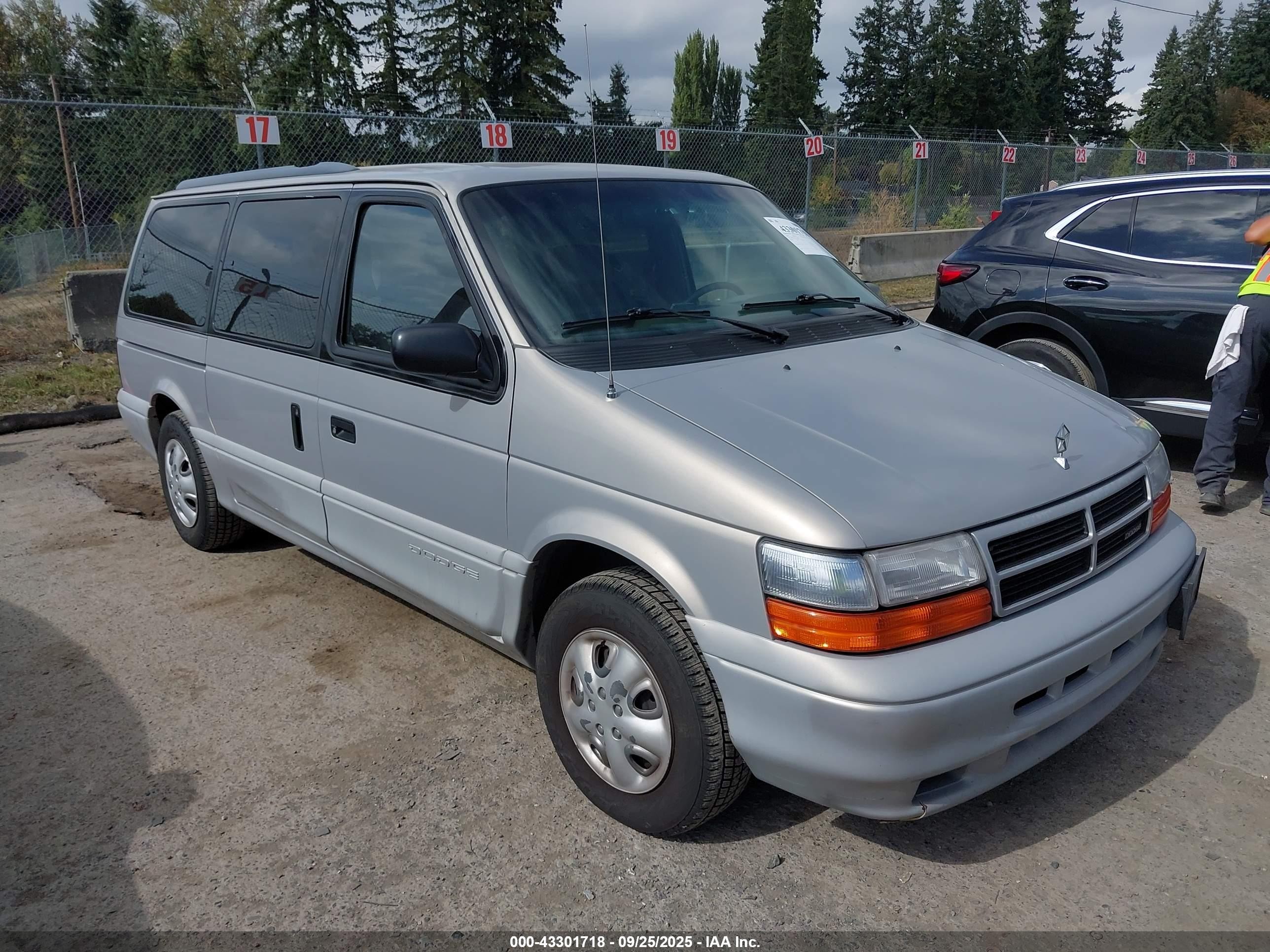 1995 Dodge Grand Caravan, VIN 1B4GH54R9SX552908 — Roof