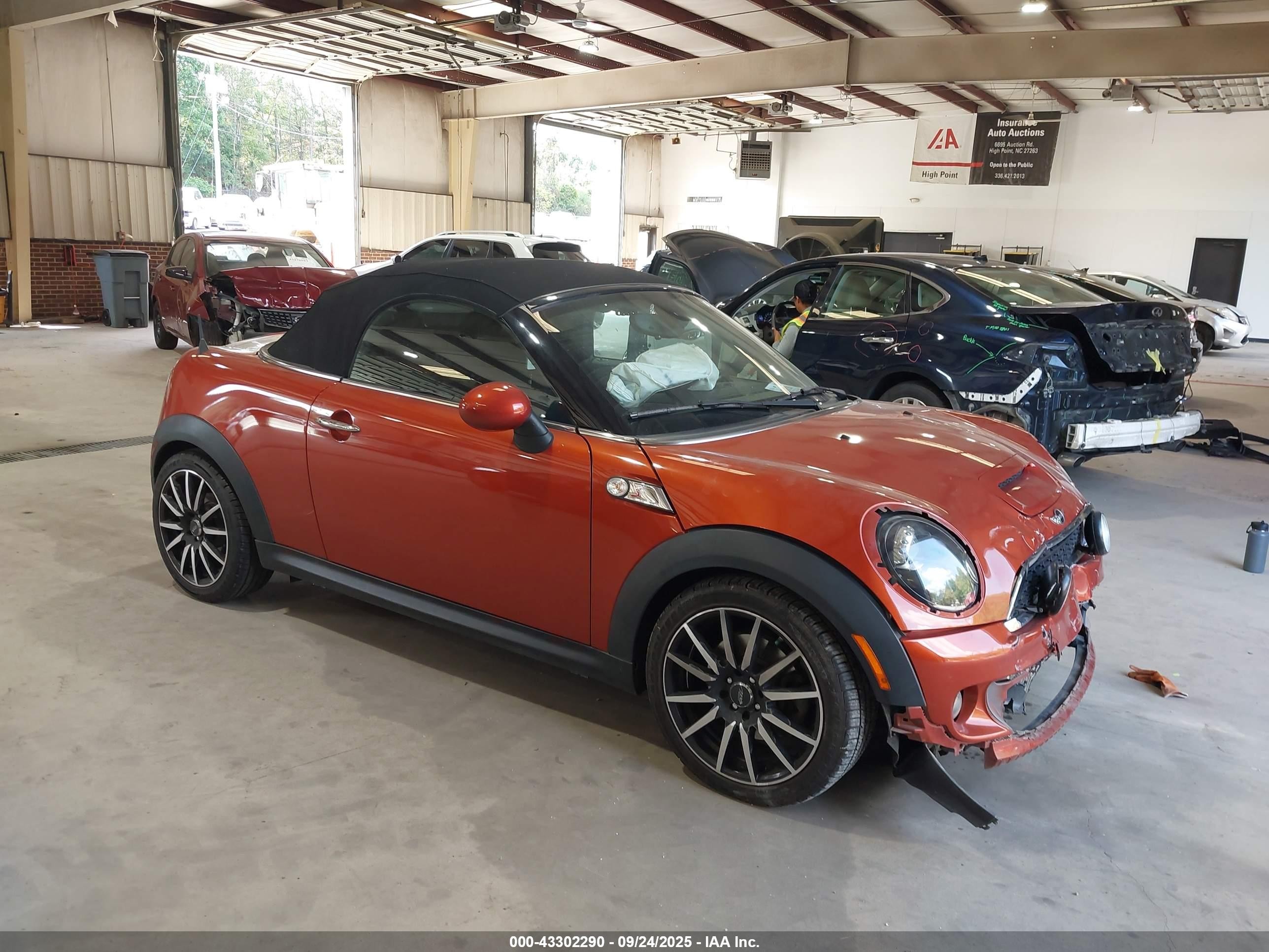 2013 MINI Roadster S, VIN WMWSY3C56DT593813 — Front end