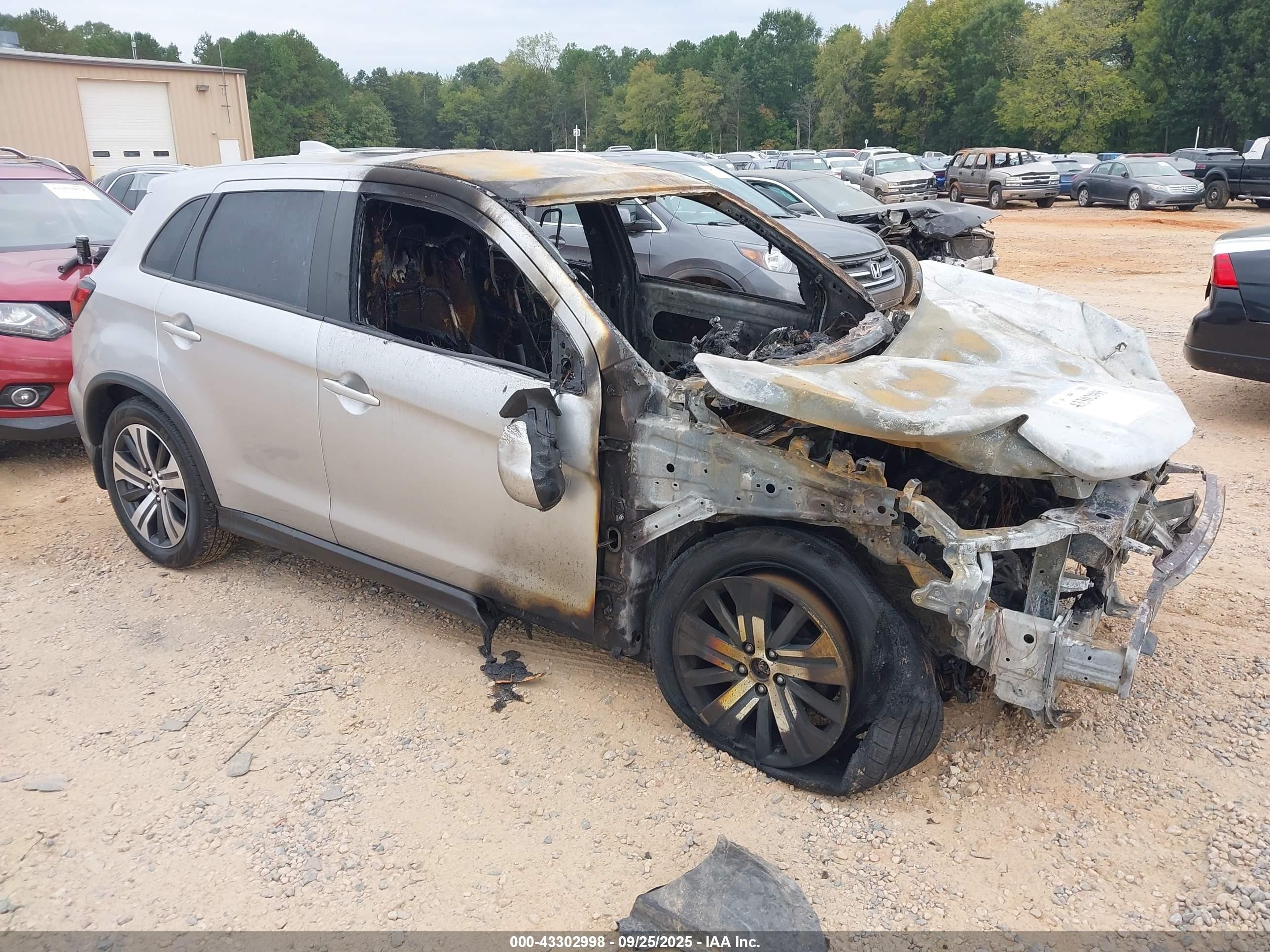 2023 Mitsubishi Outlander ES, VIN JA4ARUAU5PU016436 — Engine fire