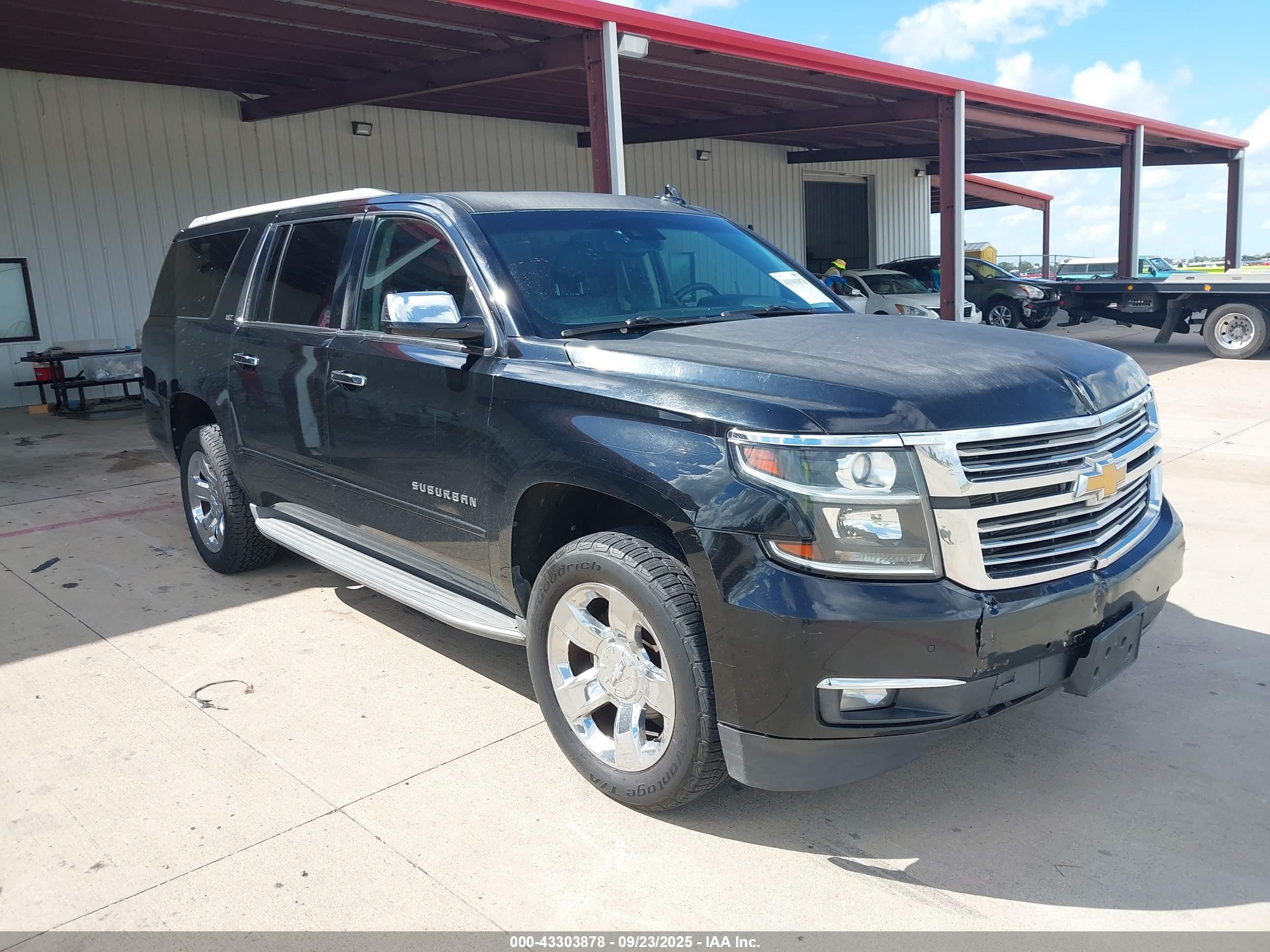 2015 Chevrolet Suburban LTZ, VIN 1GNSCKKC3FR157939 — Front end