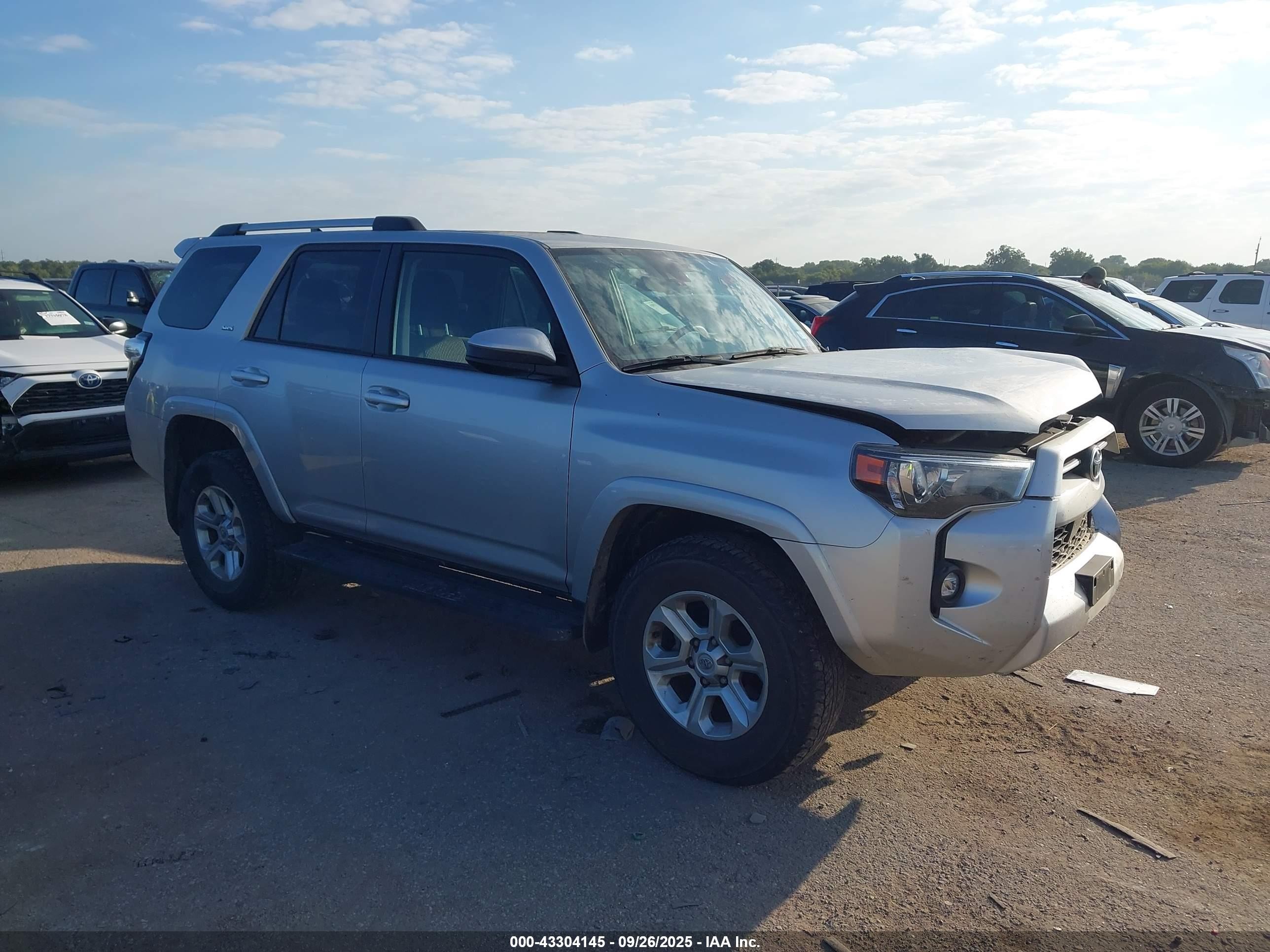 2023 Toyota 4Runner SR5, VIN JTEMU5JR5P6145974 — Front end