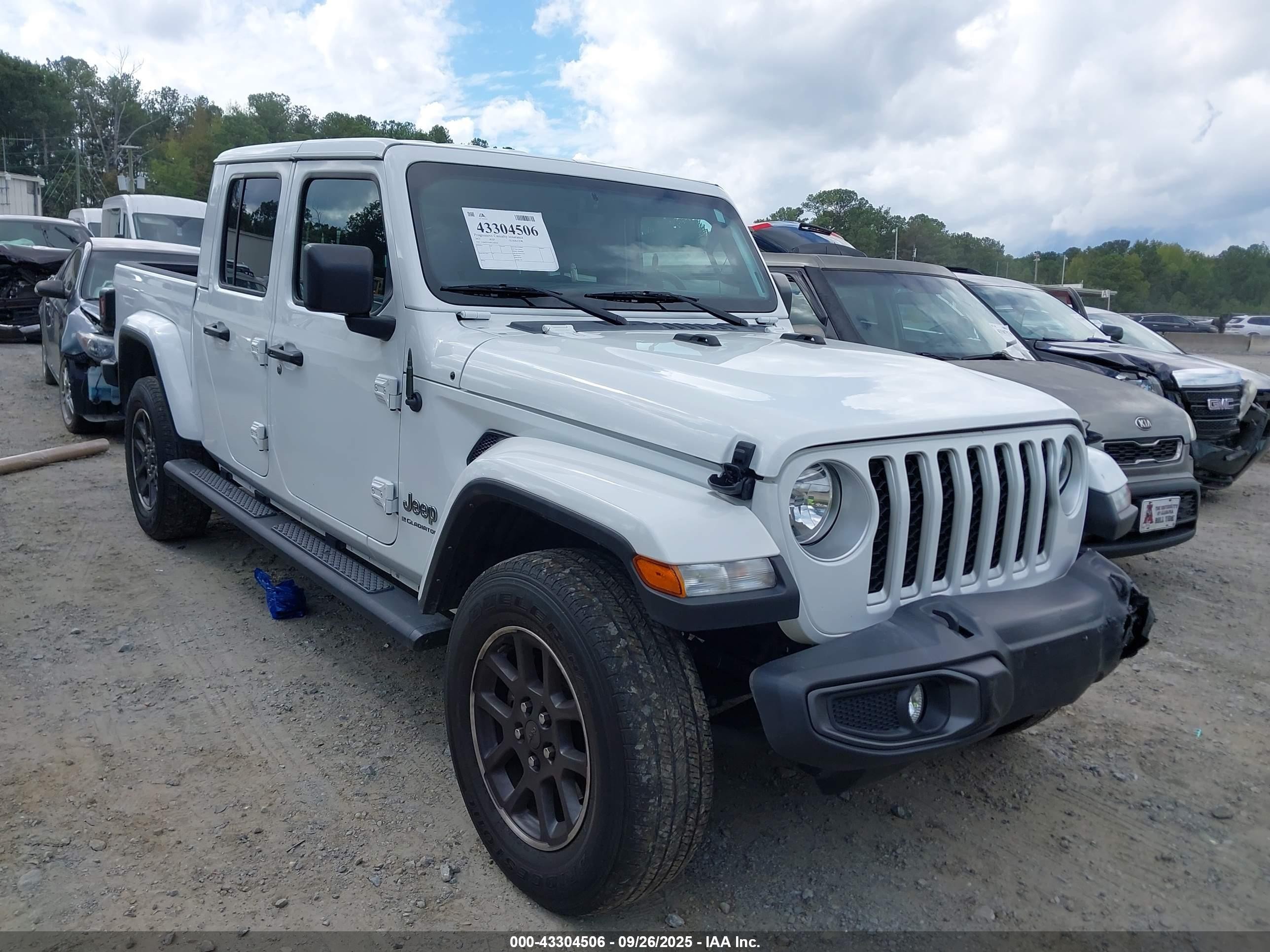 2023 Jeep Gladiator Overland, VIN 1C6HJTFG0PL550420 — Front end