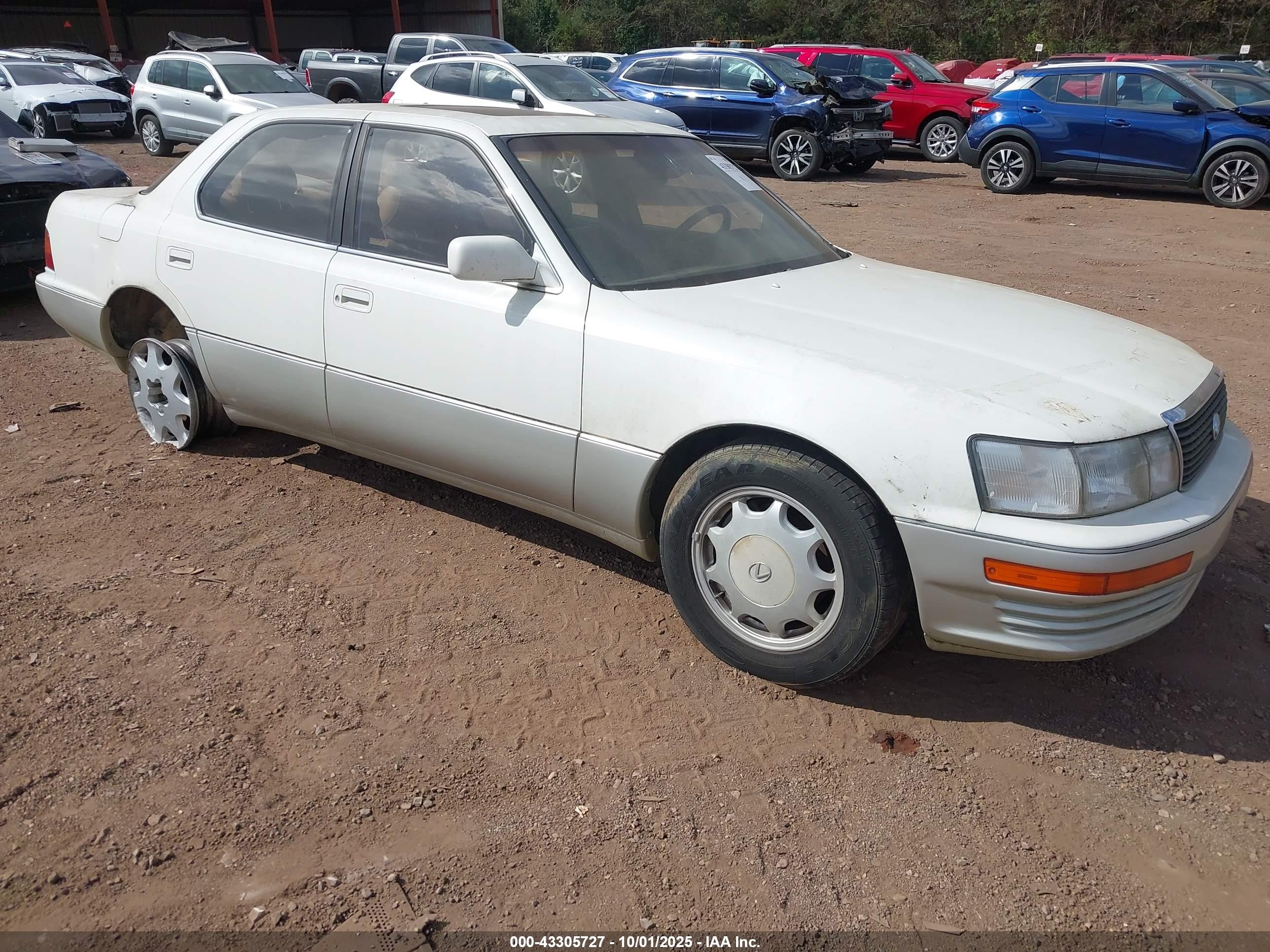 1994 Lexus LS 400, VIN JT8UF11E4R0196990 — Front end