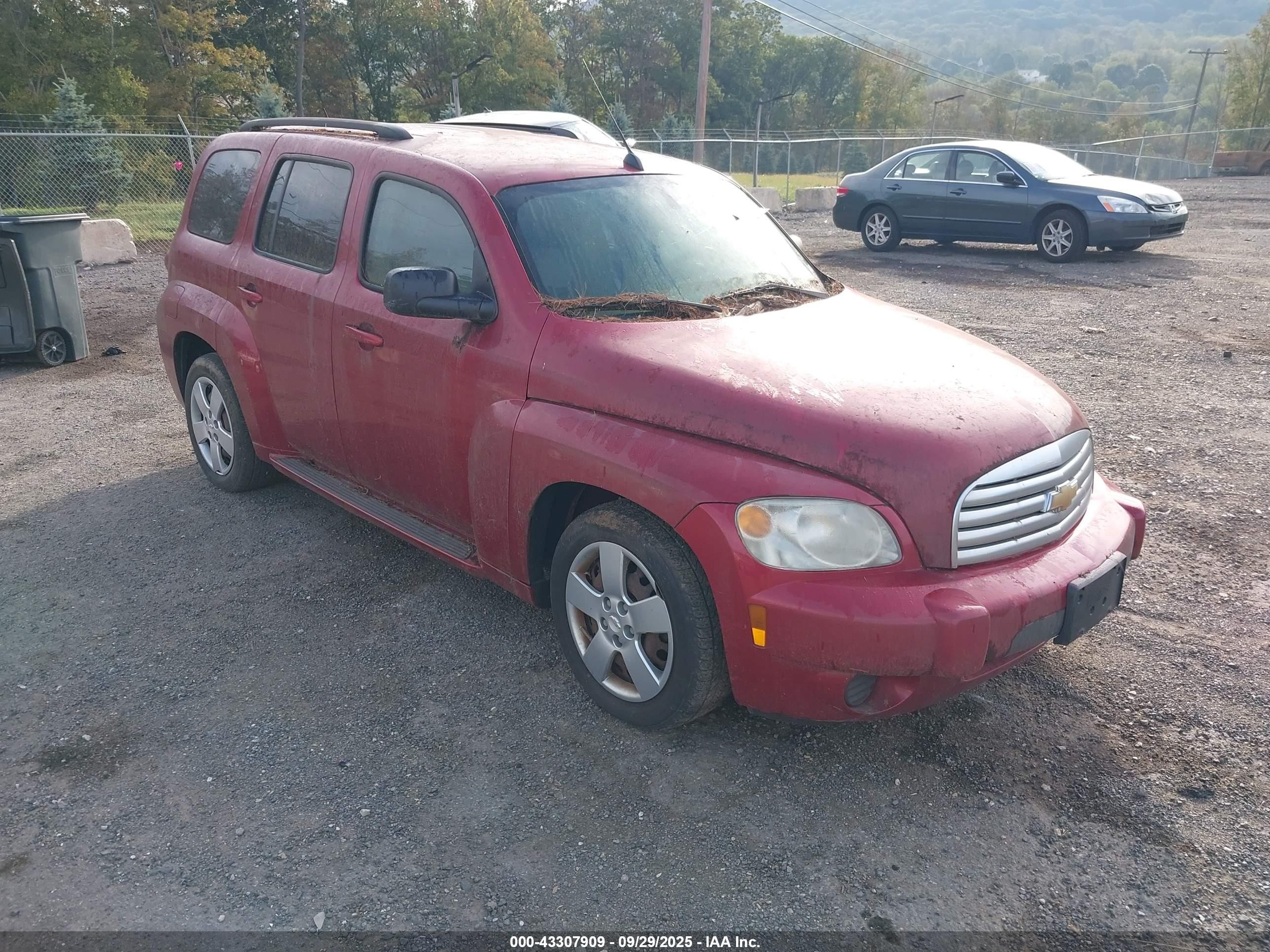 2011 Chevrolet HHR LS, VIN 3GNBAAFW9BS524581 — Front end