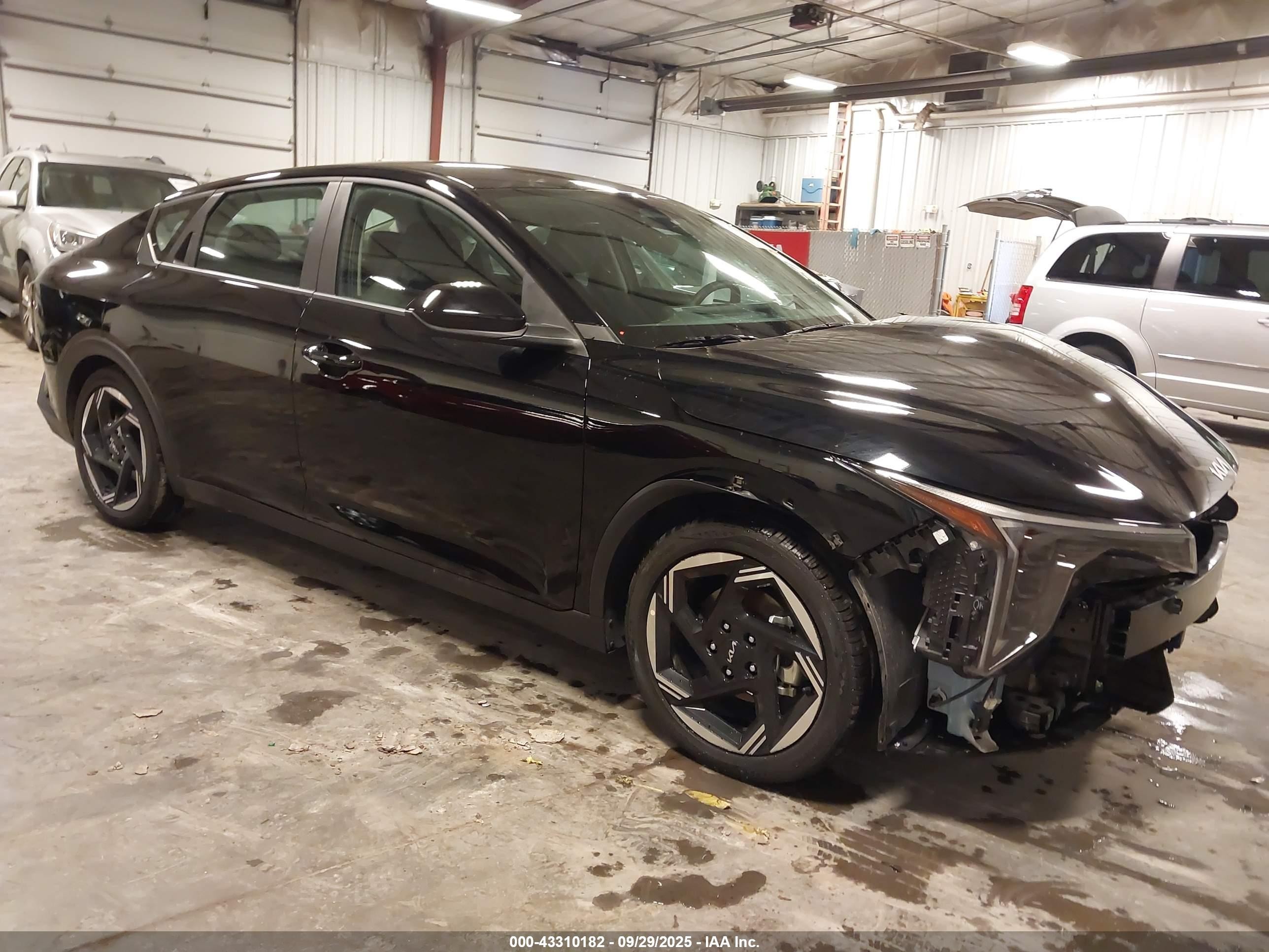 2025 Kia K4 EX, VIN 3KPFU4DE1SE014642 — Front end