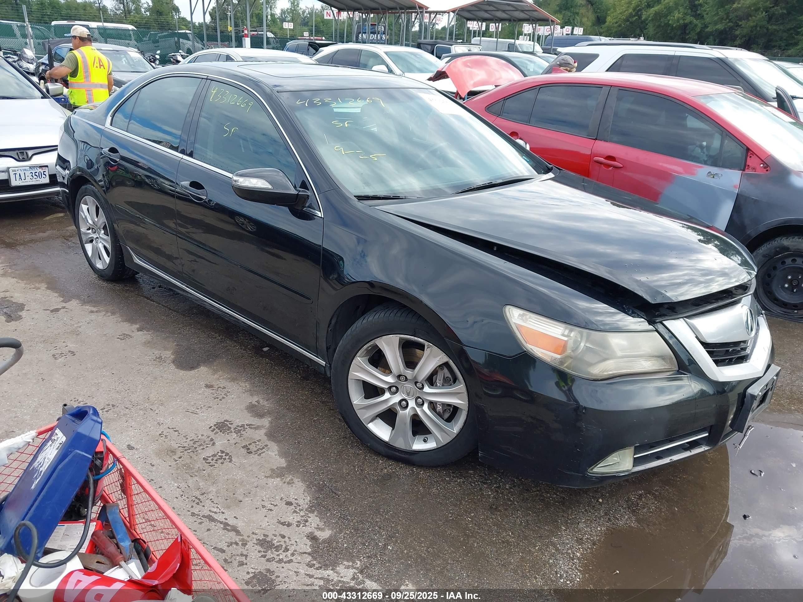 2010 Acura RL Technology, VIN JH4KB2F64AC002021 — Front end