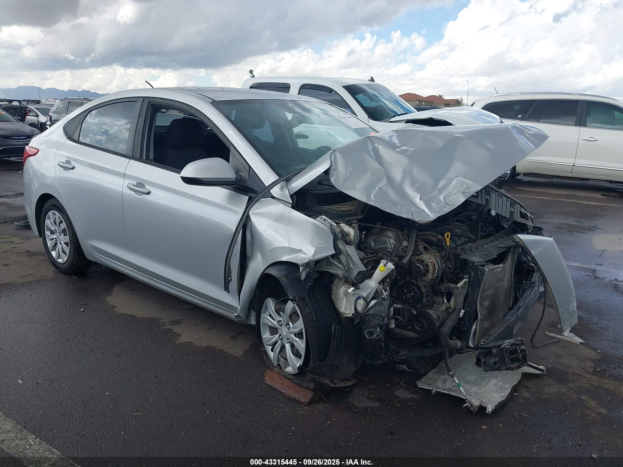2019 Hyundai Accent SE, VIN 3KPC24A33KE073607 — Front end