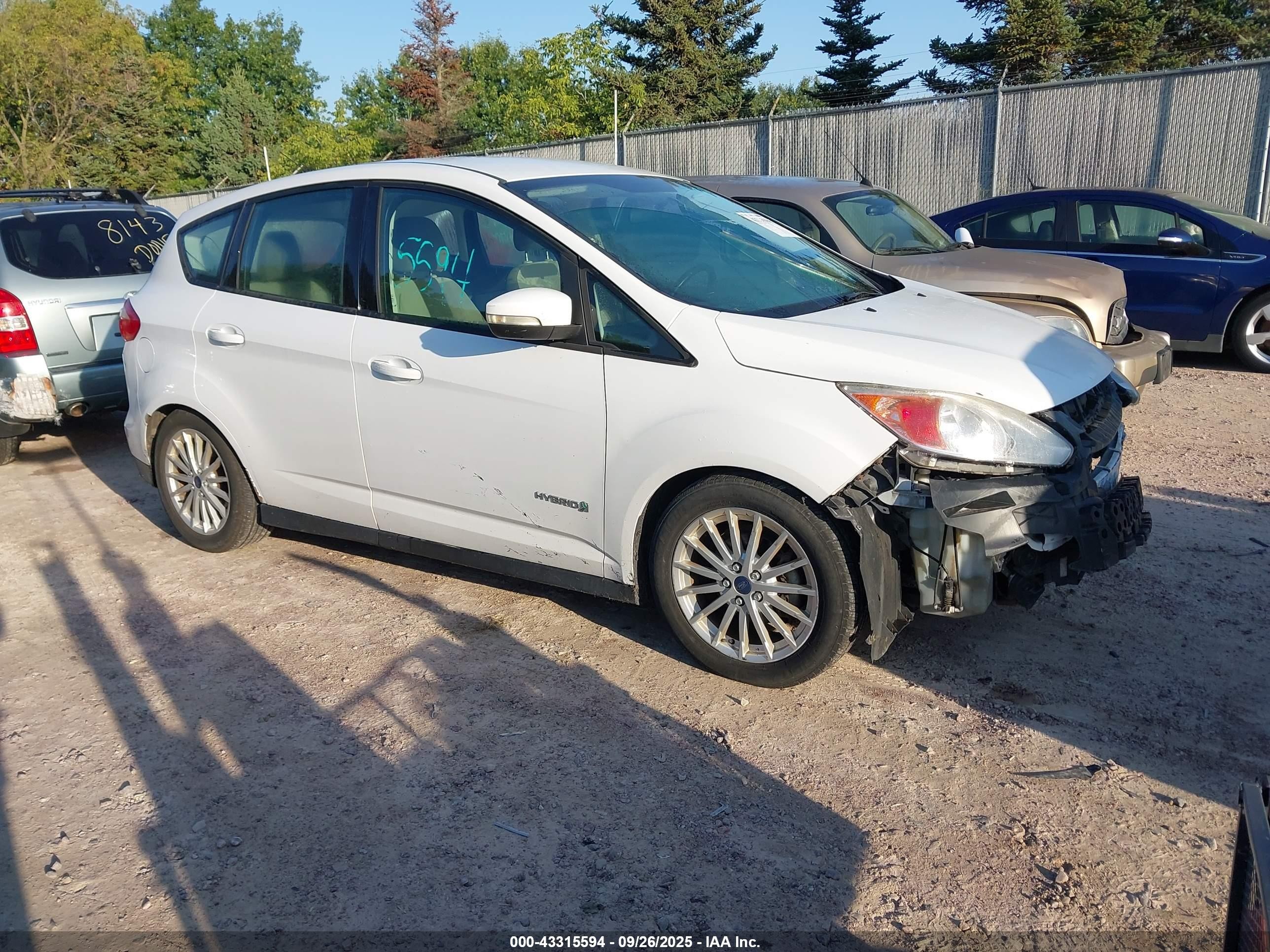 2013 Ford C-Max SE, VIN 1FADP5AU0DL523119 — Front end