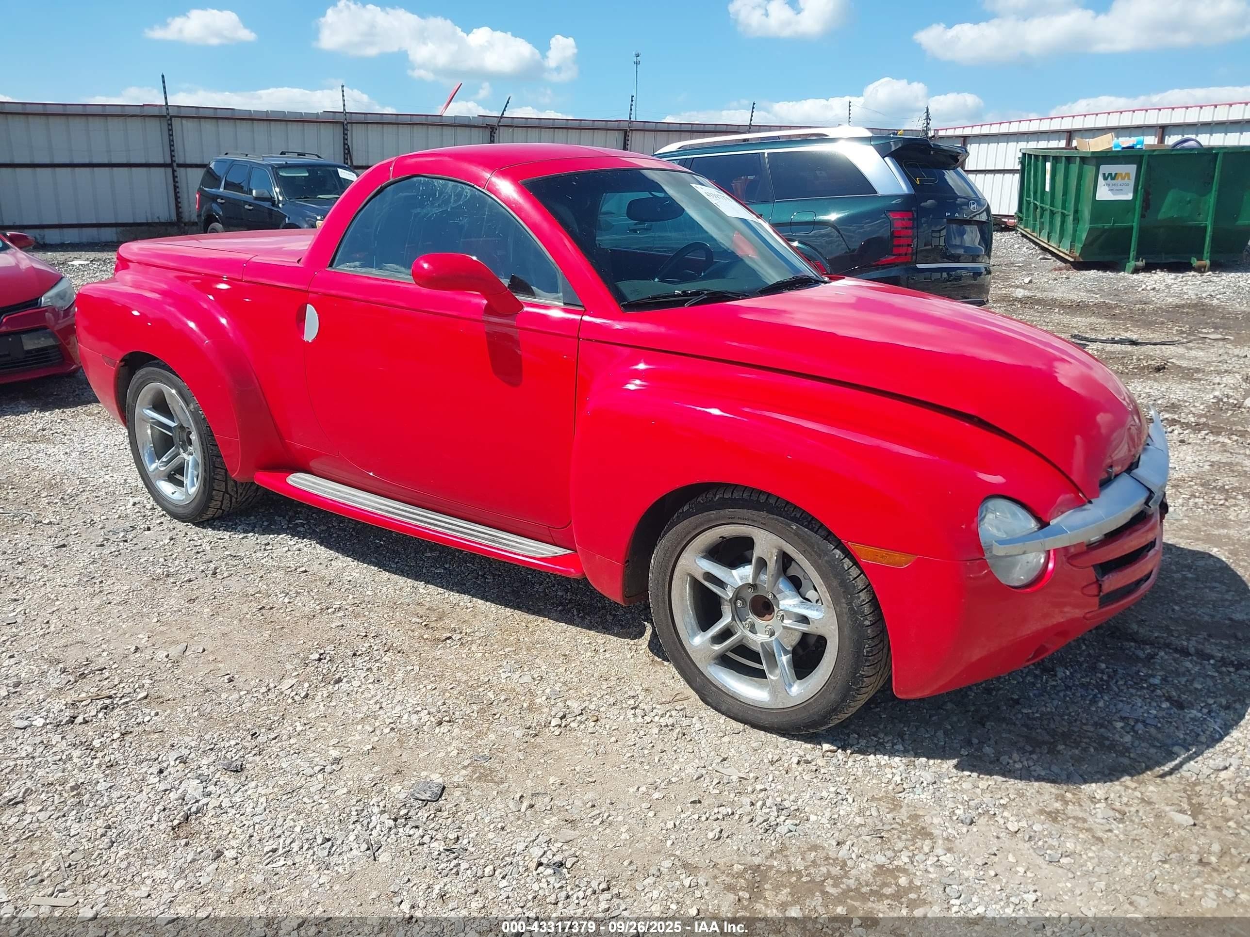 2005 Chevrolet SSR LS, VIN 1GCES14H55B117588 — Front end