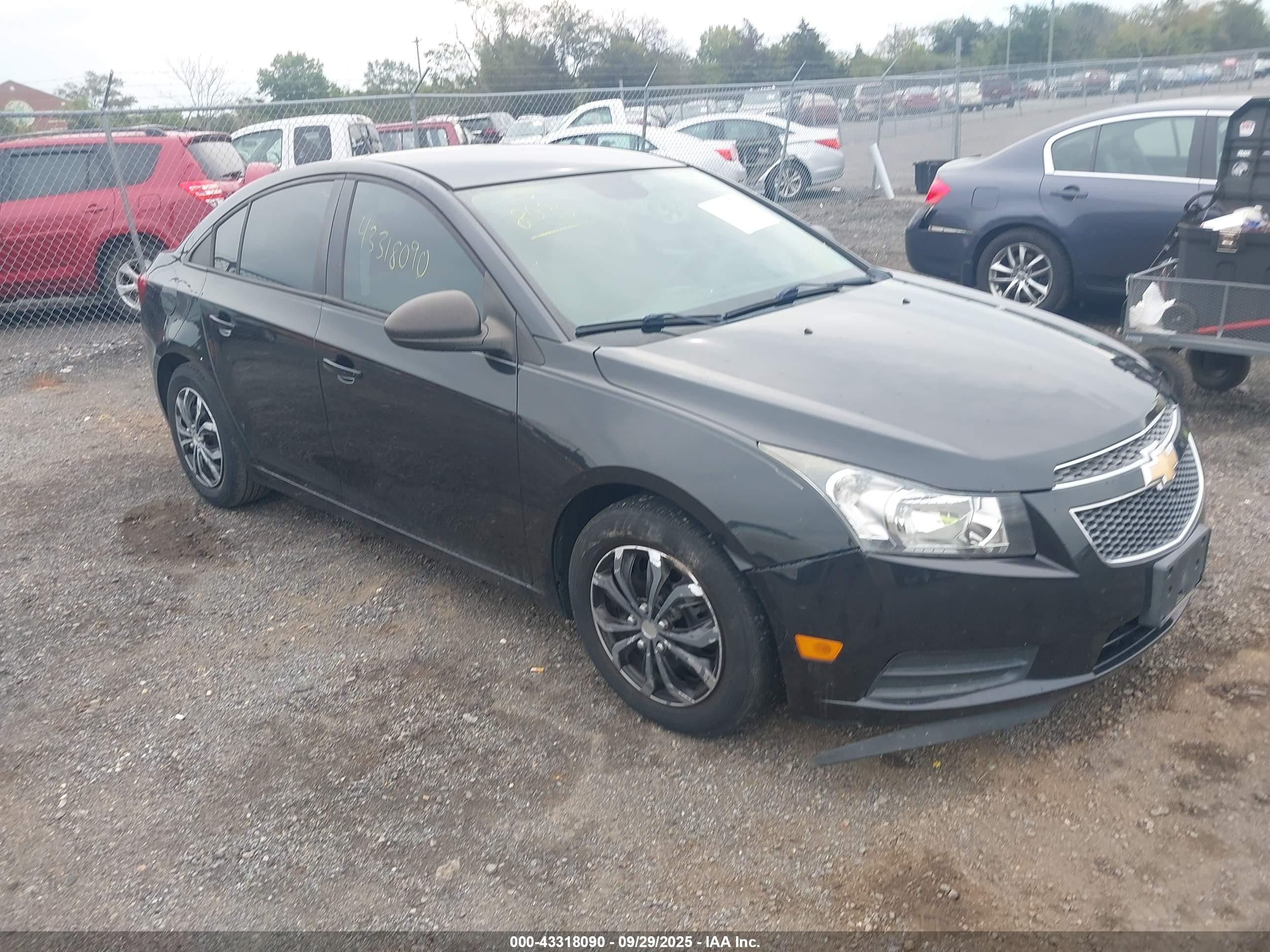 2014 Chevrolet Cruze LS, VIN 1G1PA5SG9E7167578 — Front end