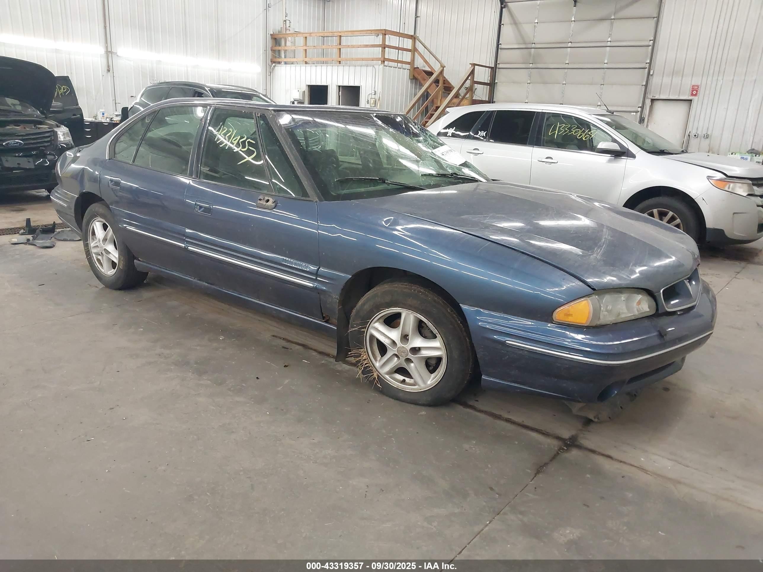 1996 Pontiac Bonneville SE, VIN 1G2HX52K3TH213321 — Roof