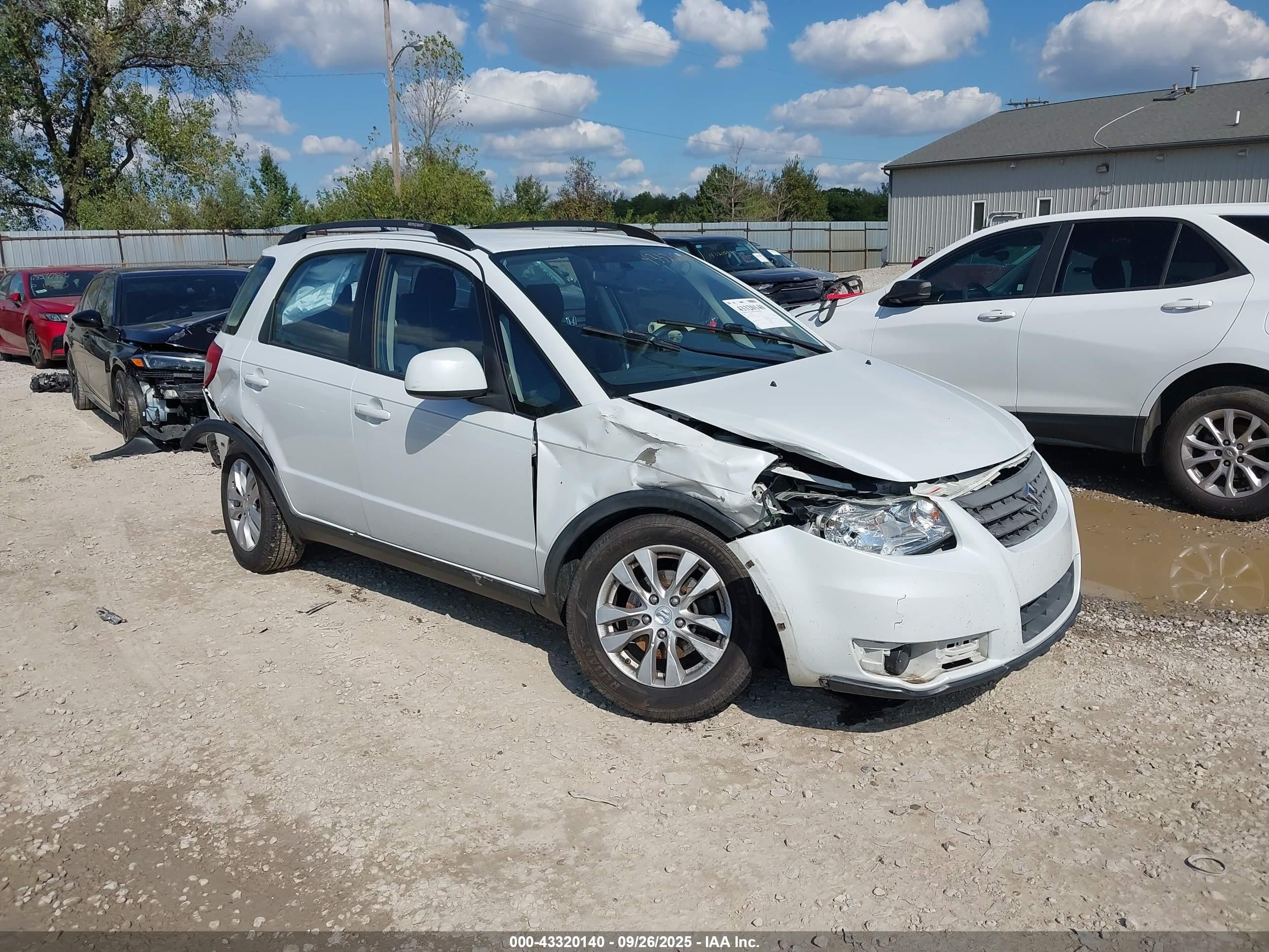 2013 Suzuki SX4 Crossover, VIN JS2YB5A35D6100204 — Front end