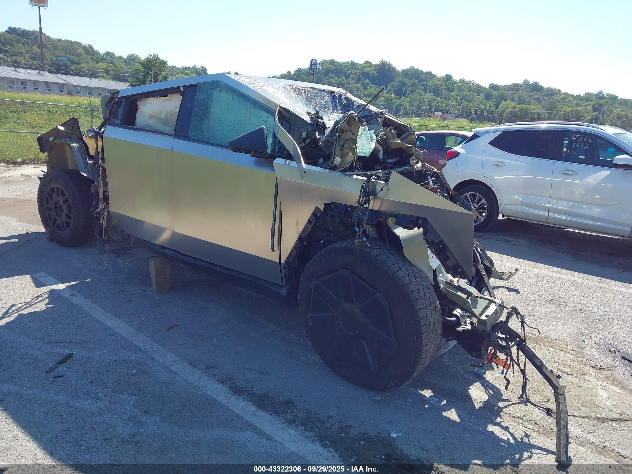 2024 Tesla Cybertruck Cyberbeast, VIN 7G2CEHEE9RA025554 — All over