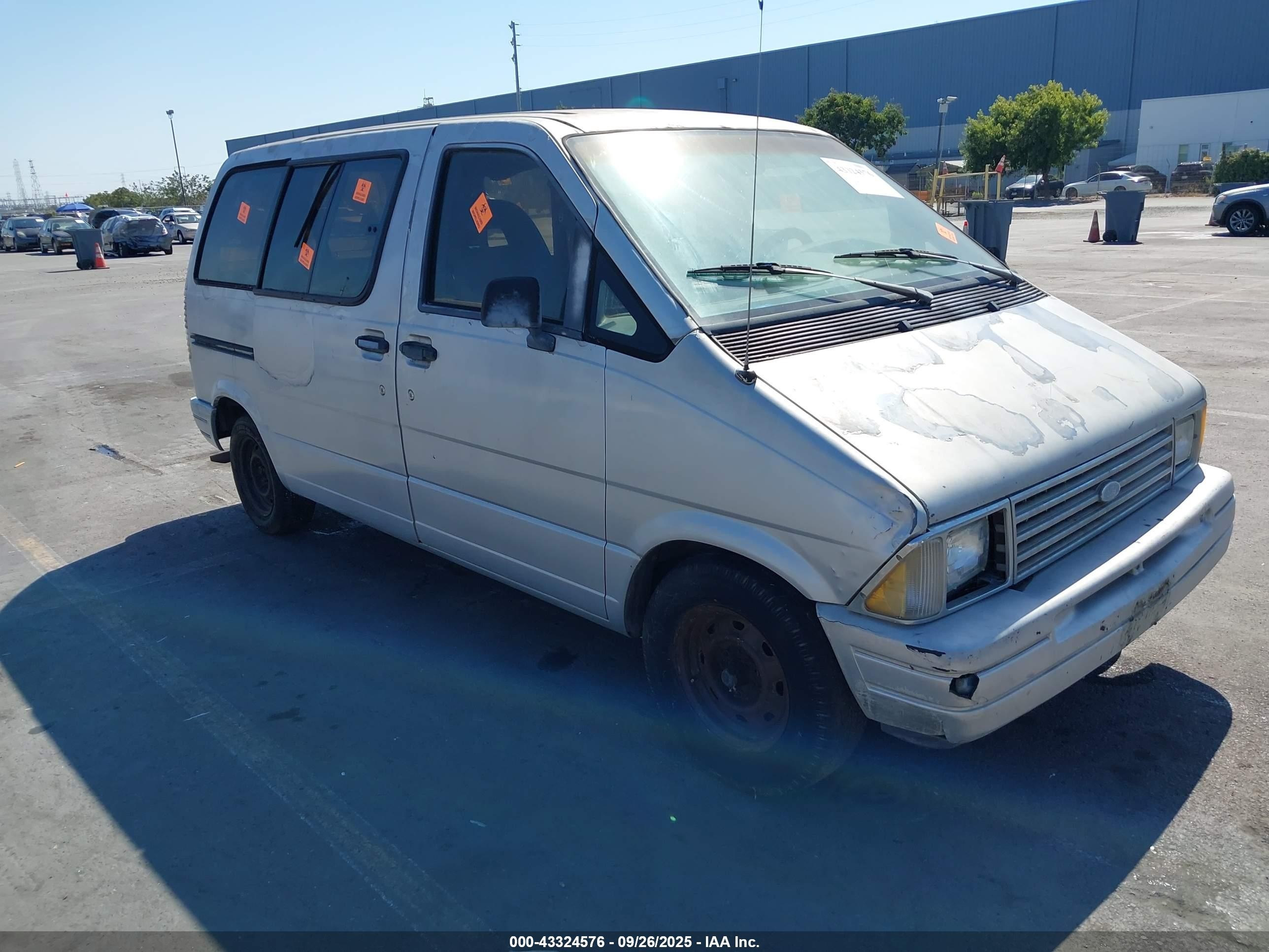 1993 Ford Aerostar, VIN 1FMCA11U2PZB16562 — Normal wear
