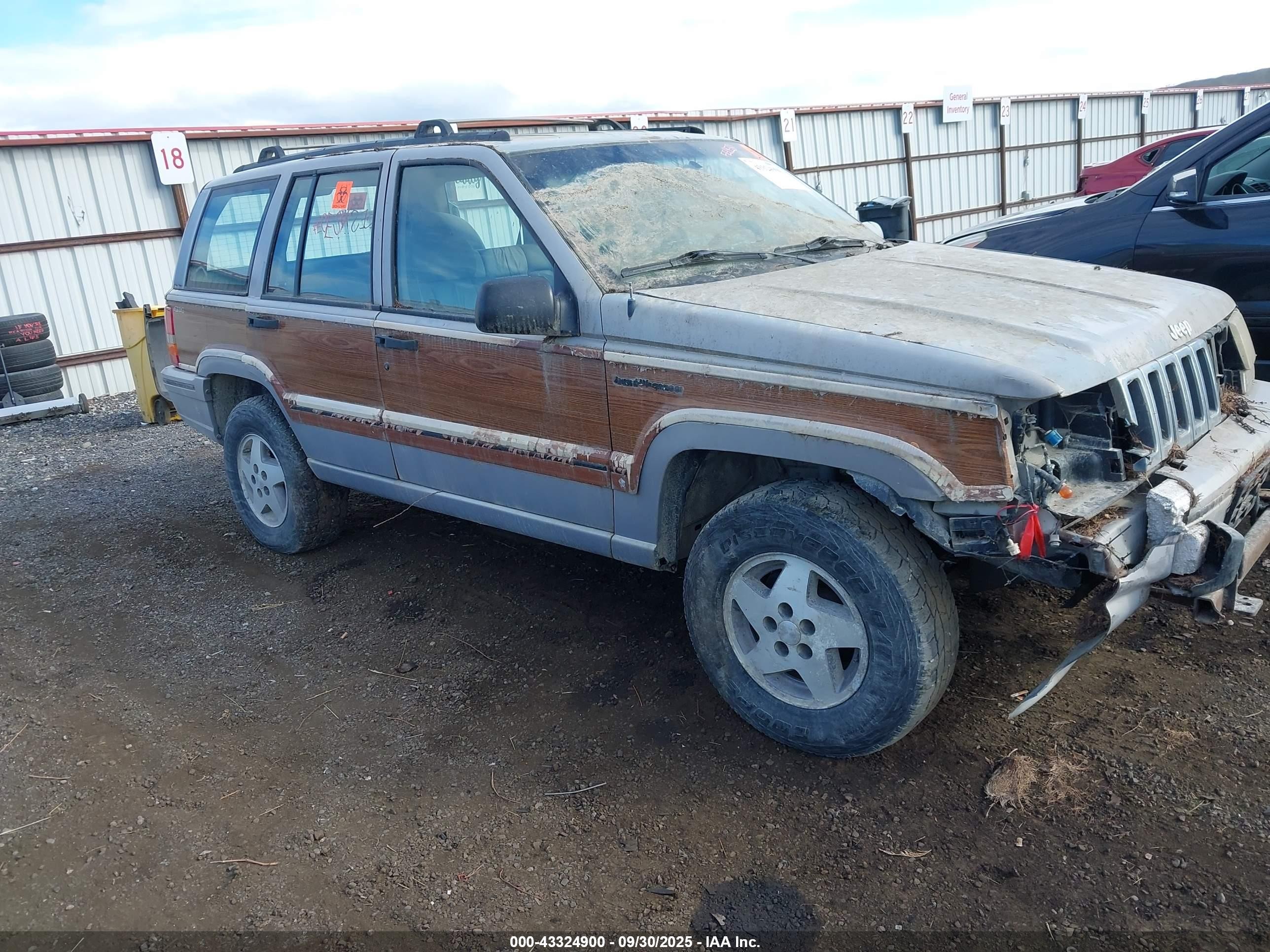 1993 Jeep Grand Cherokee, VIN 1J4GZ88Y6PC546060 — Front end