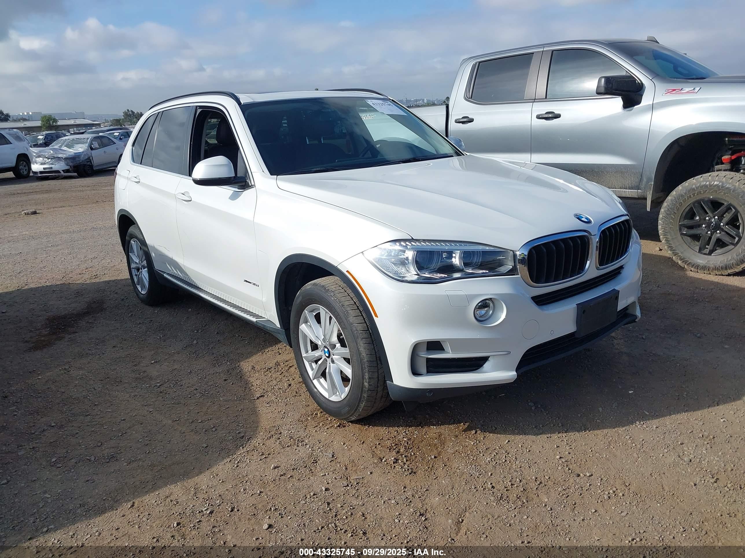 2015 BMW X5 xDrive35i, VIN 5UXKR0C58F0P09966 — Side