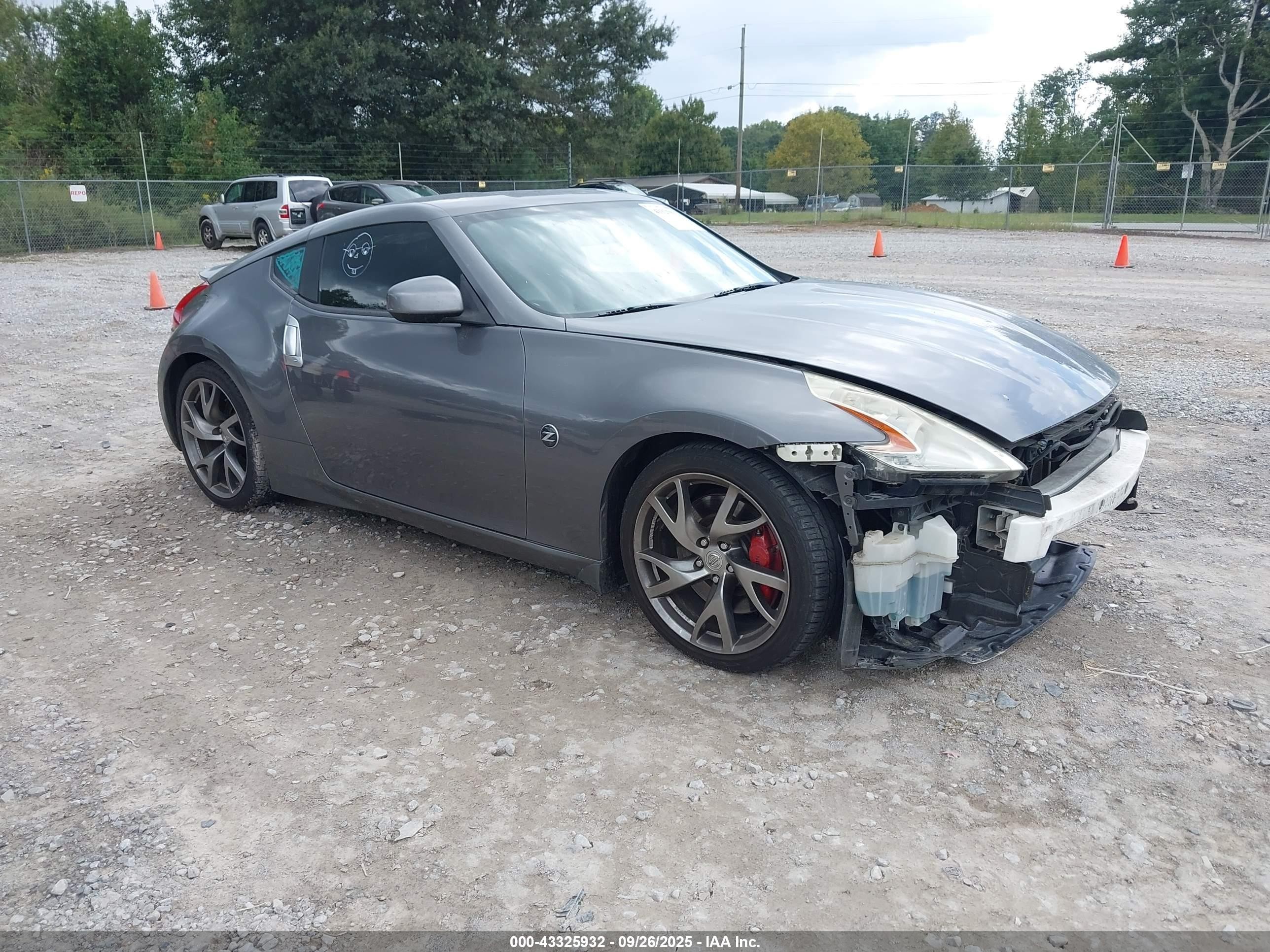2013 Nissan 370Z, VIN JN1AZ4EH7DM880163 — Front end