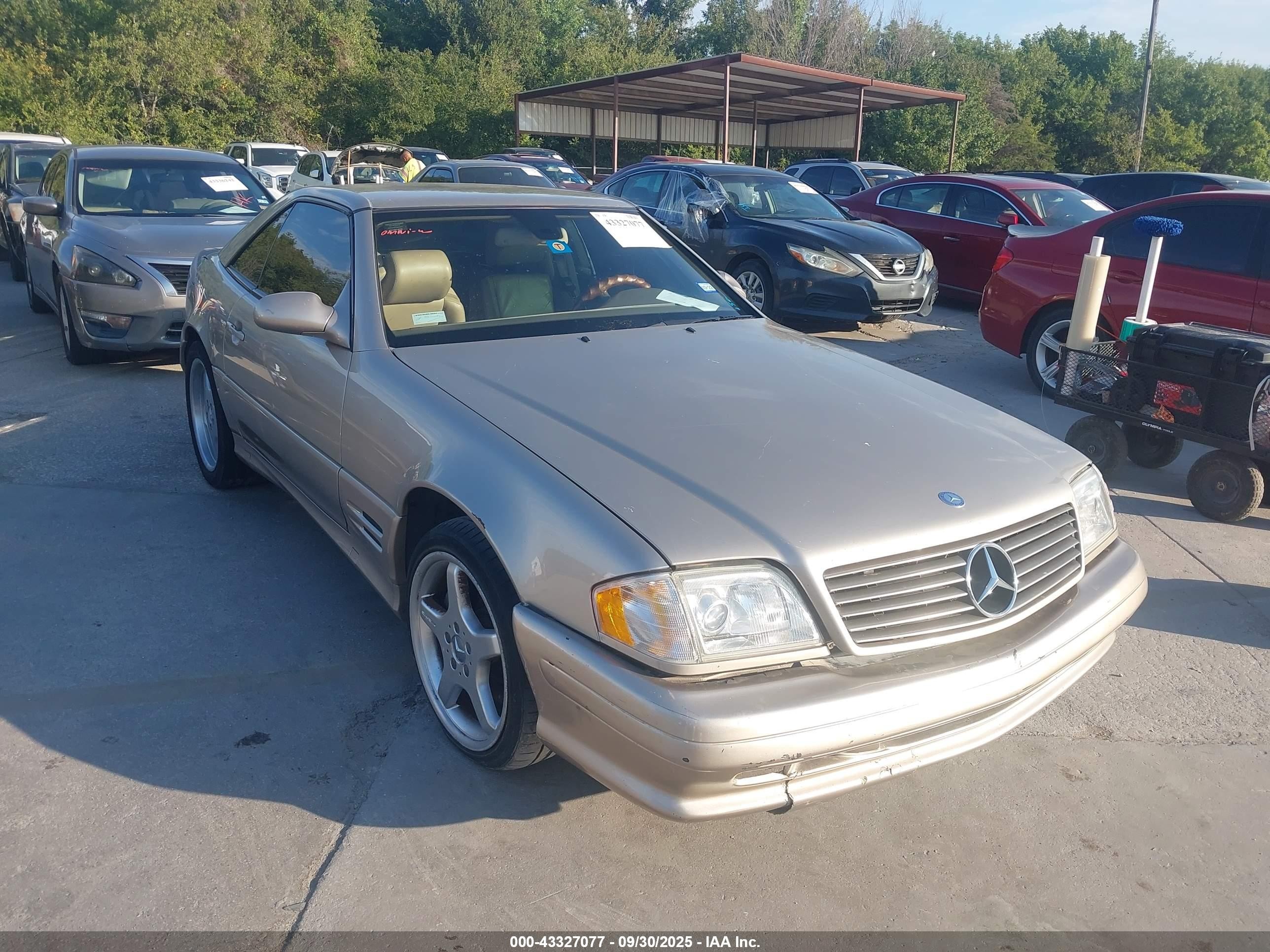 2001 Mercedes-Benz SL 500, VIN WDBFA68F21F197561 — Normal wear