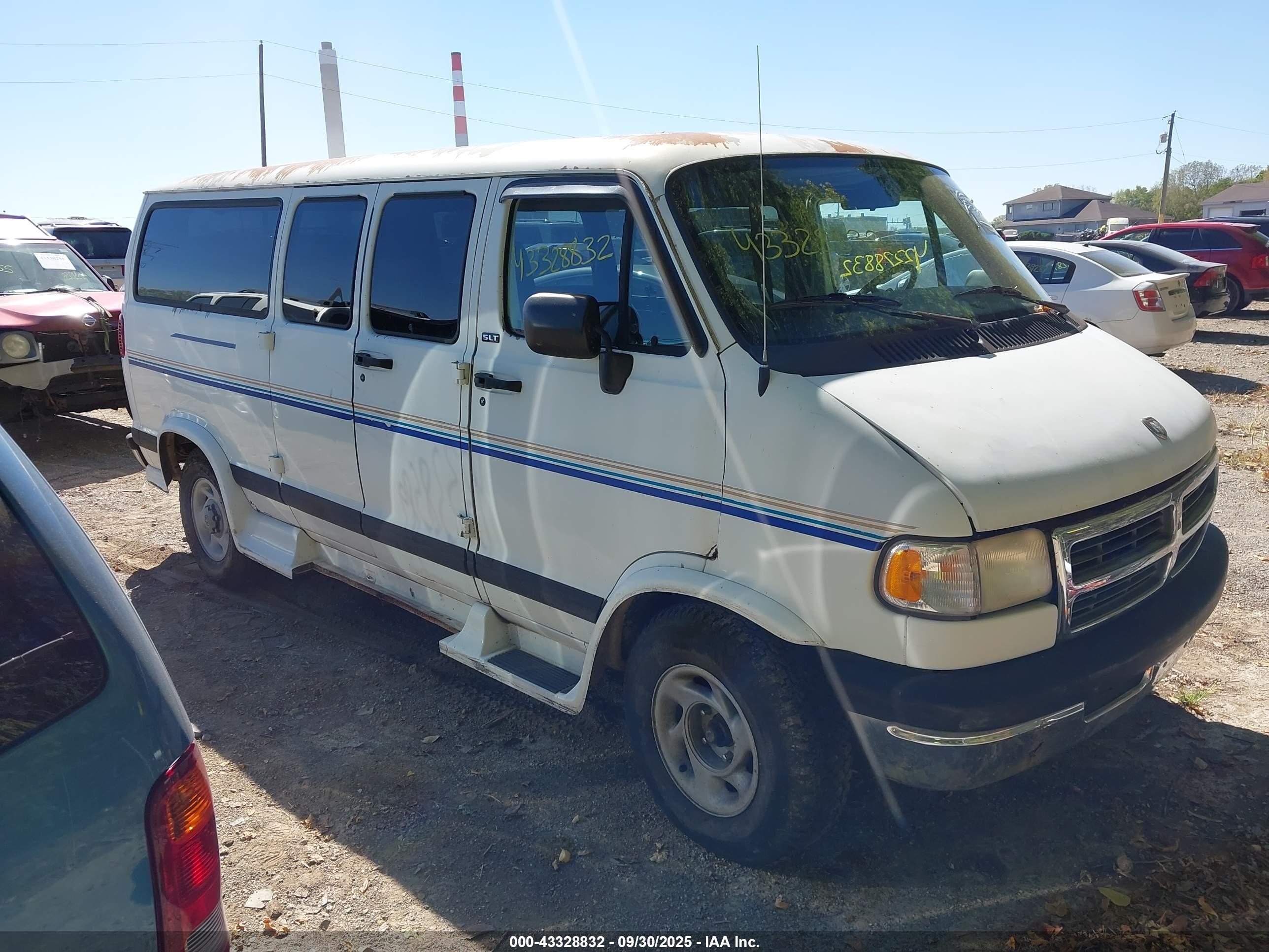 1996 Dodge RAM, VIN 2B4HB25Z8TK171711 — По всему кузову