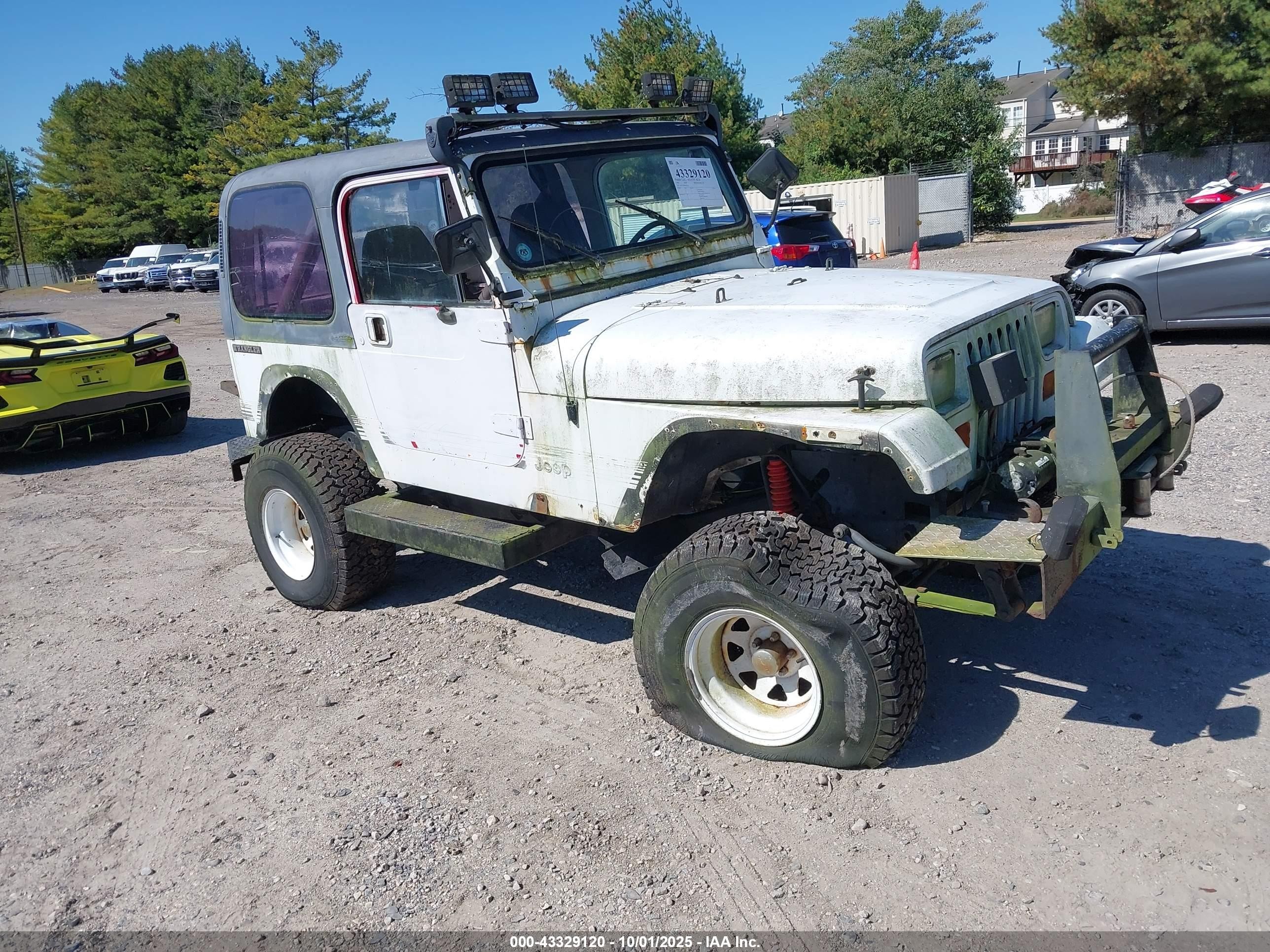 1989 Jeep Wrangler S, VIN 2J4FY19E9KJ141318 — Side