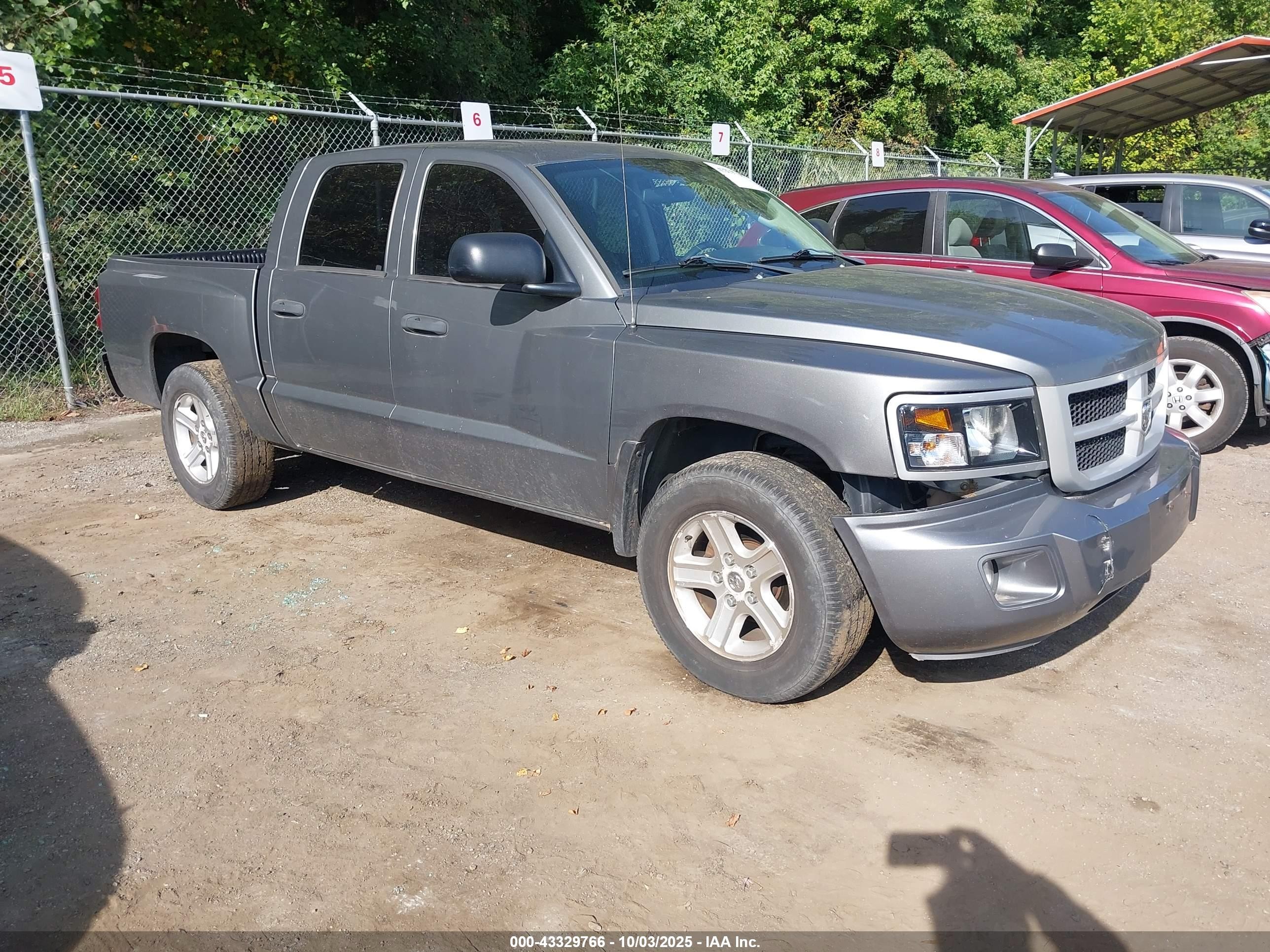 2010 Ram Dakota Big Horn, VIN 1D7RE3GK9AS230343 — Front end