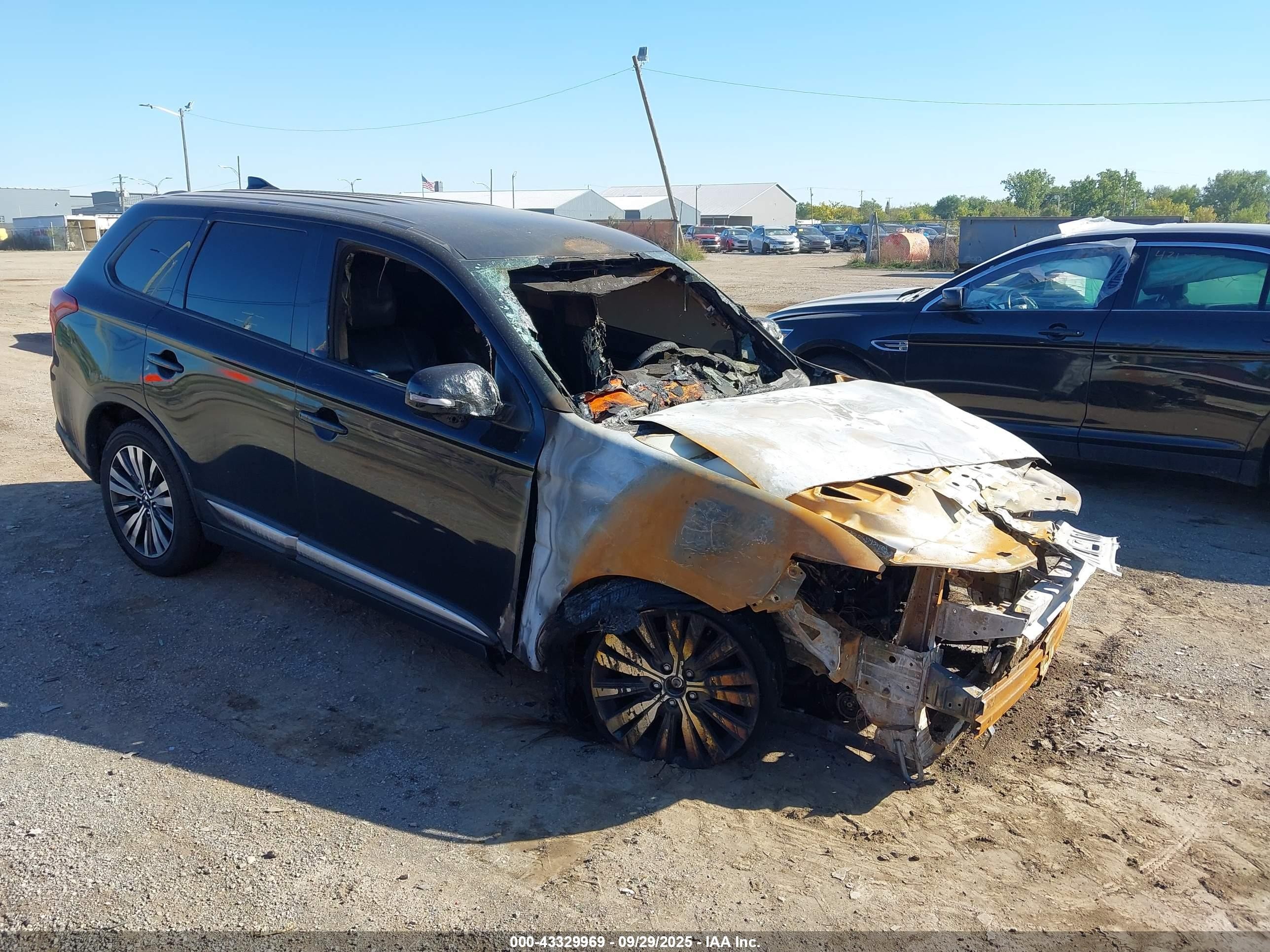 2019 Mitsubishi Outlander SE, VIN JA4AD3A33KZ043551 — Engine fire