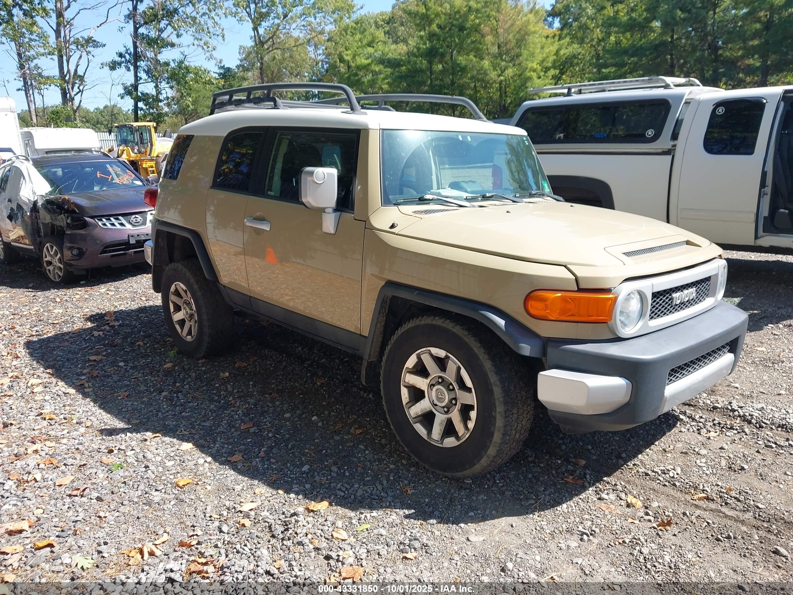 2014 Toyota FJ Cruiser, VIN JTEBU4BF0EK191139 — Undercarriage