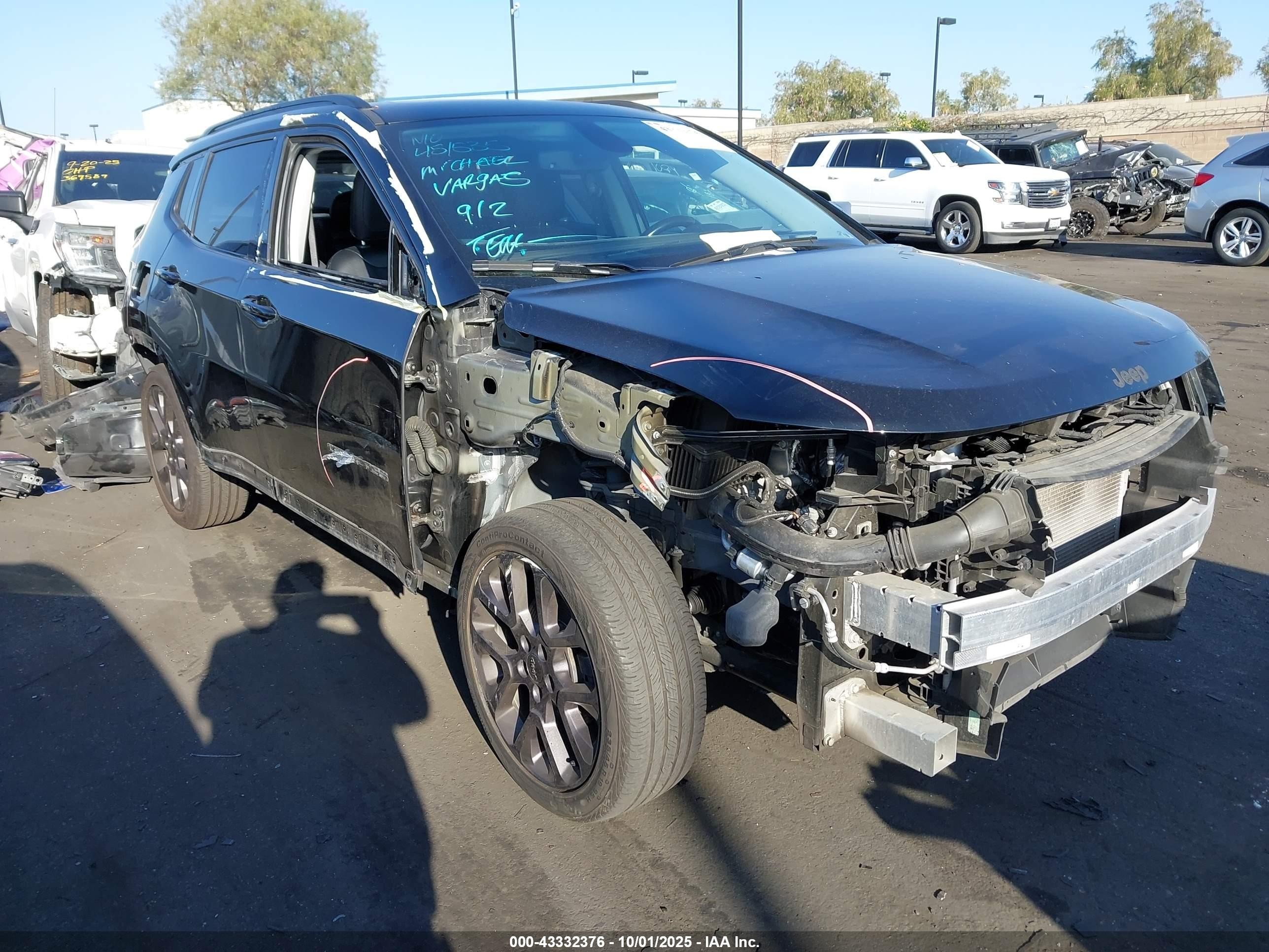 2019 Jeep Compass Limited, VIN 3C4NJCCB1KT819803 — Бок