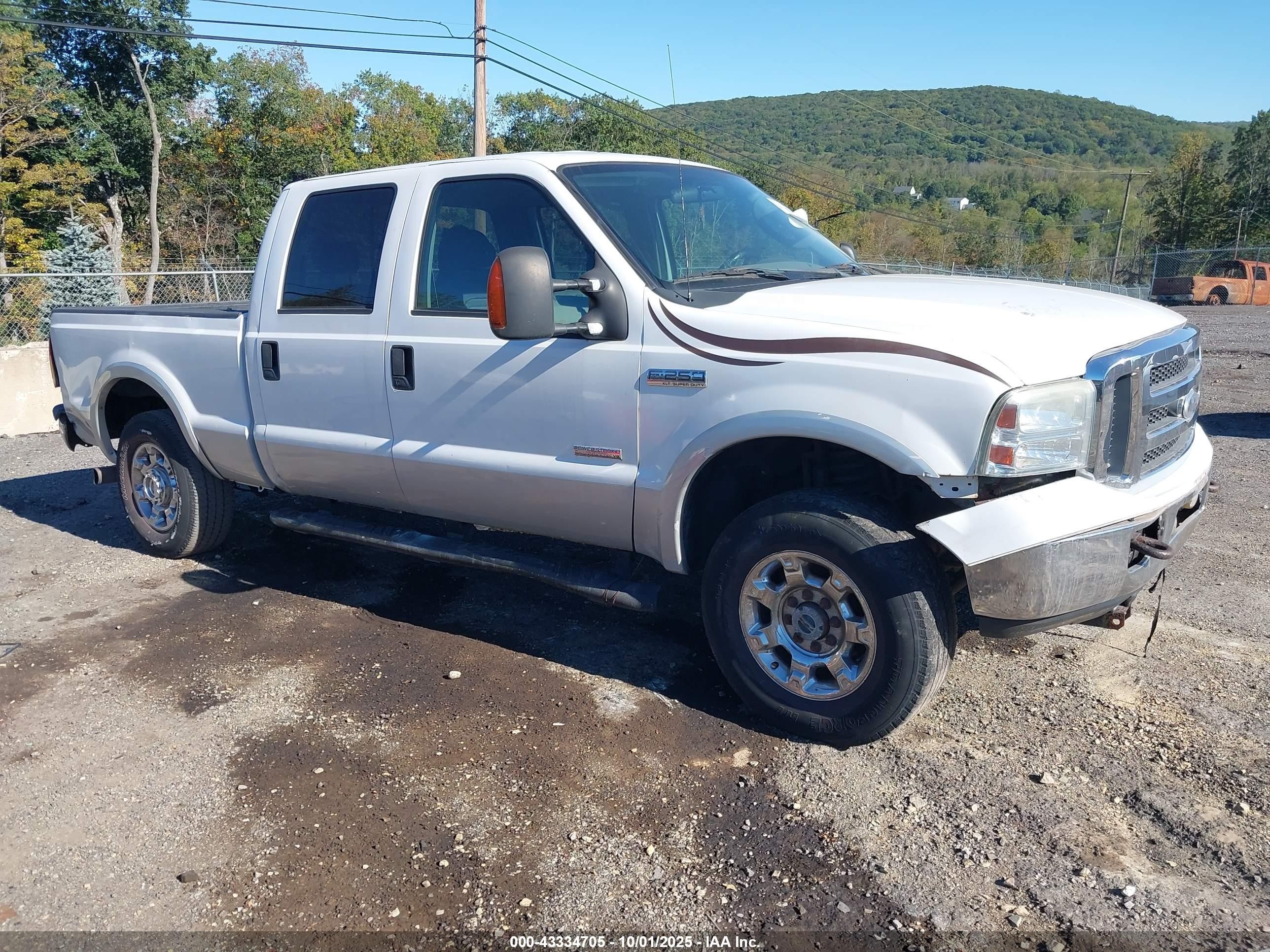 2005 Ford F-250 XL, VIN 1FTSW21P25EA76604 — All over