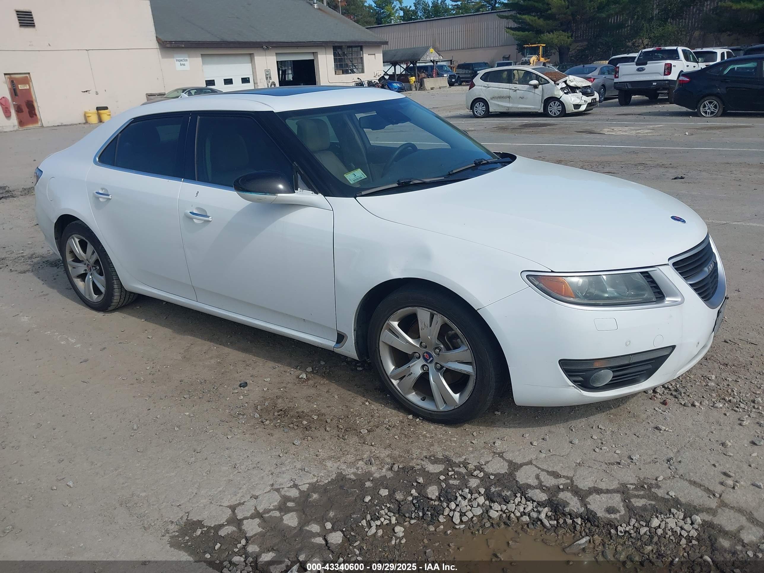 2011 Saab 9-5 Turbo4, VIN YS3GN4AR8B4002846 — Перед