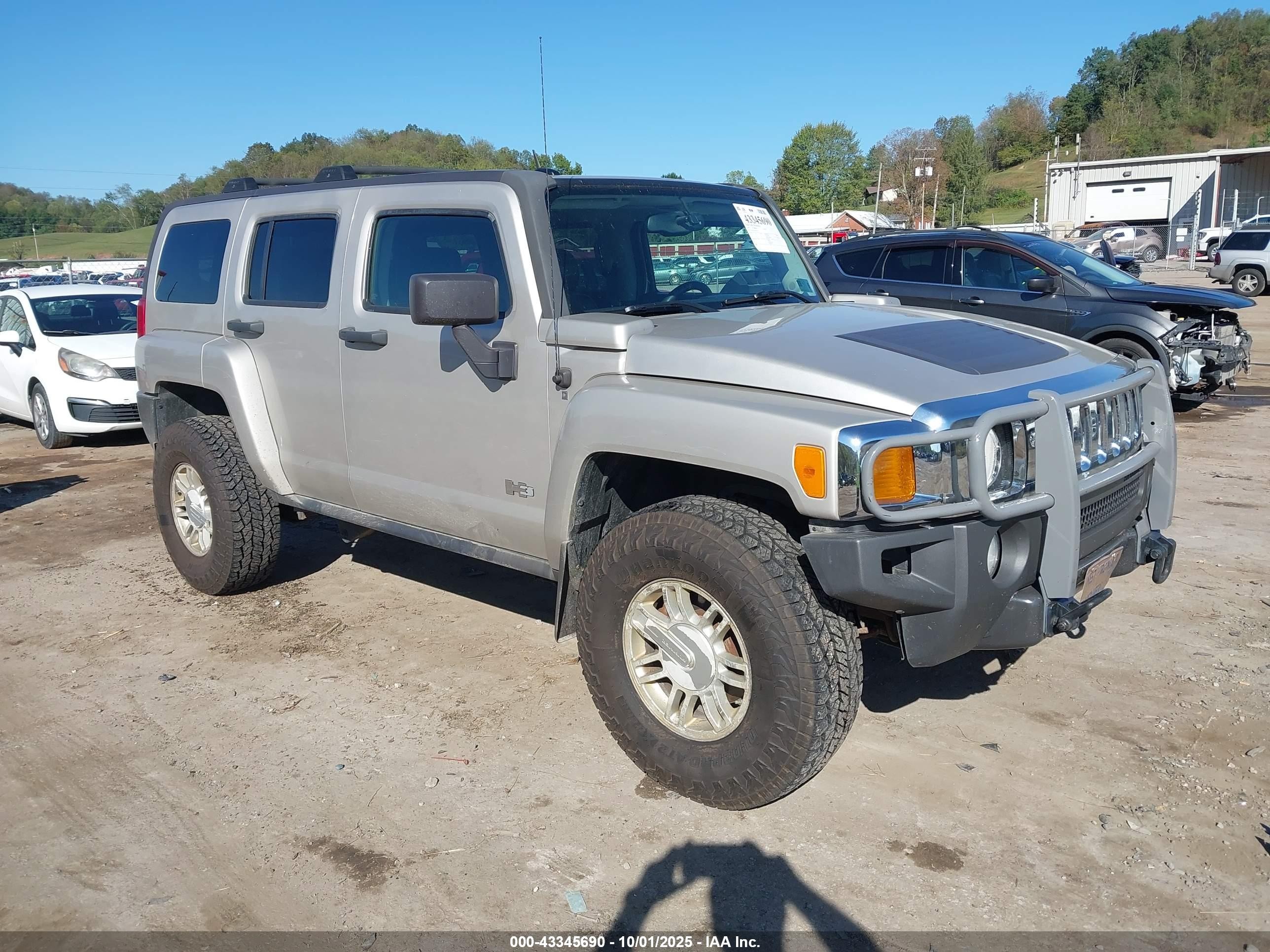 2007 Hummer H3 SUV, VIN 5GTDN13E678212437 — Undercarriage
