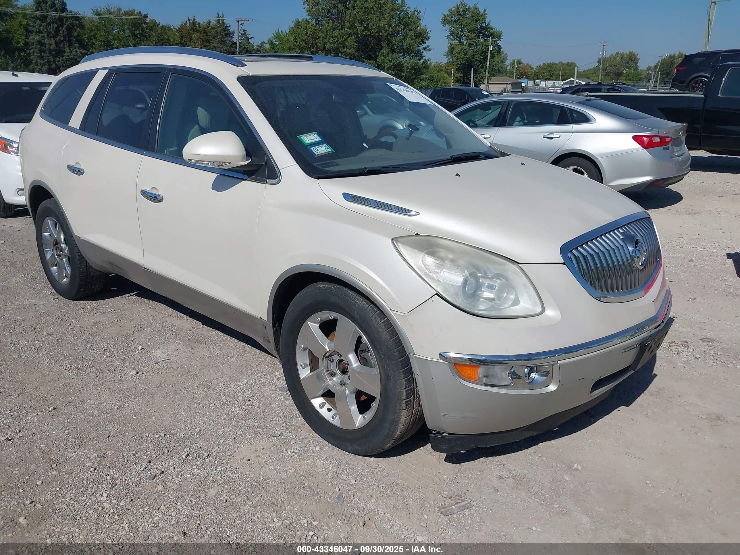 2008 Buick Enclave CXL, VIN 5GAEV23798J104974 — Зад