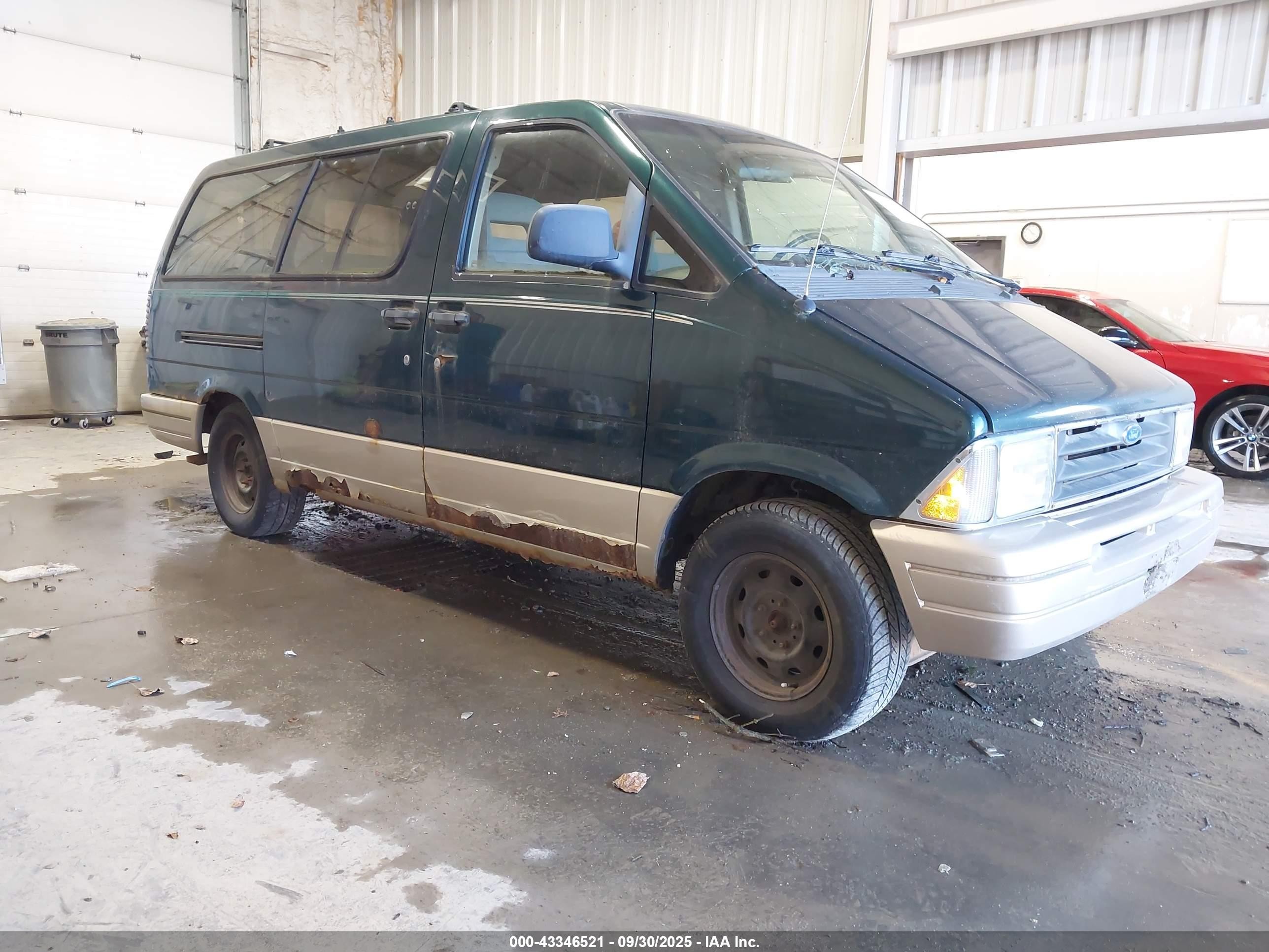 1997 Ford Aerostar XLT, VIN 1FMDA41X9VZB01747 — Rear end