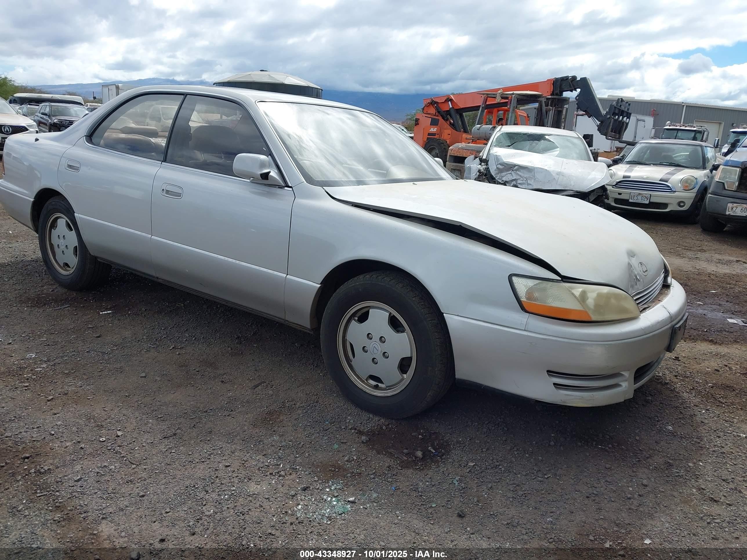 1994 Lexus ES 300, VIN JT8GK13T3R0063836 — Front end