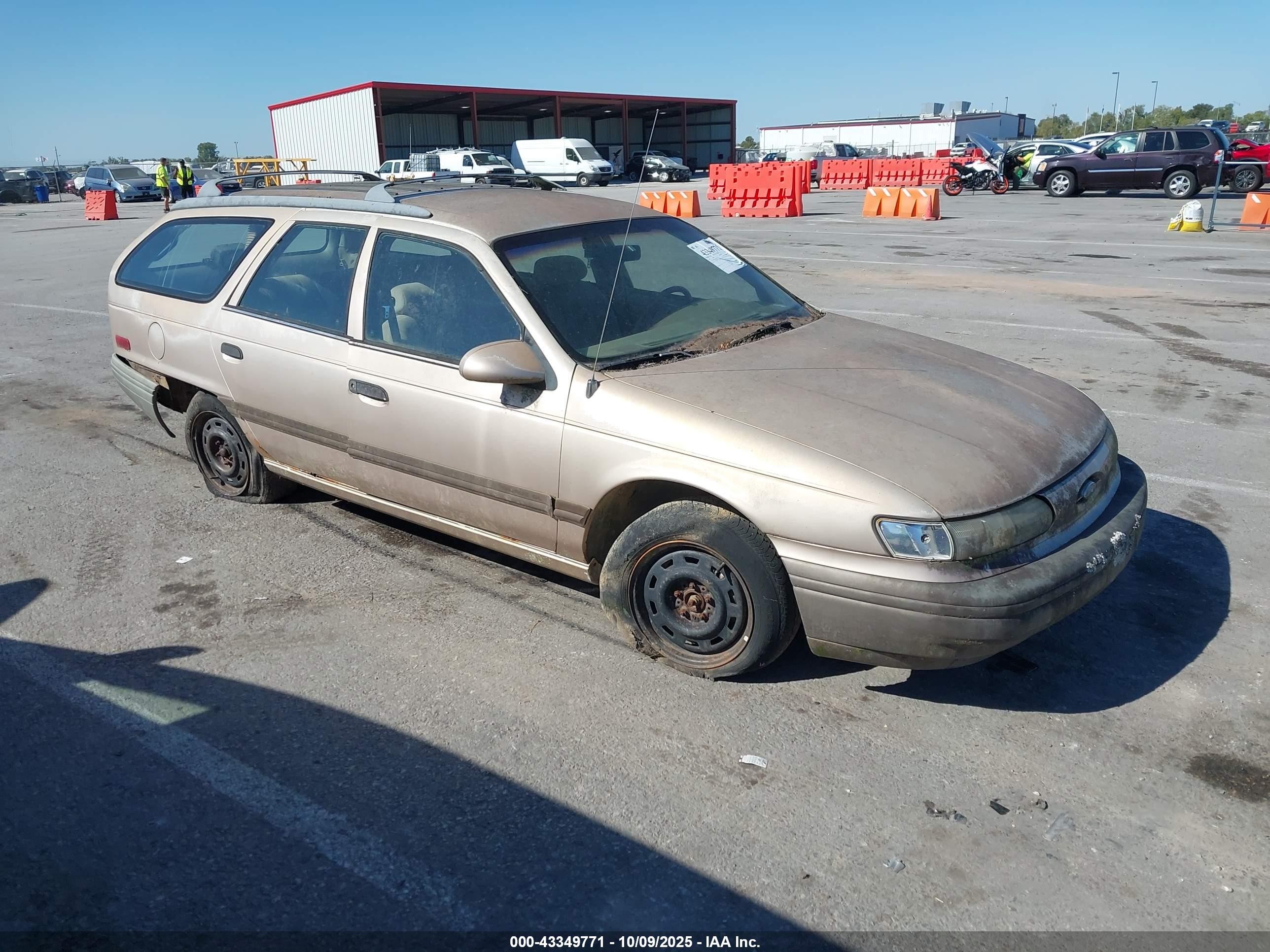 1992 Ford Taurus, VIN 1FACP57U5NG180336 — All over